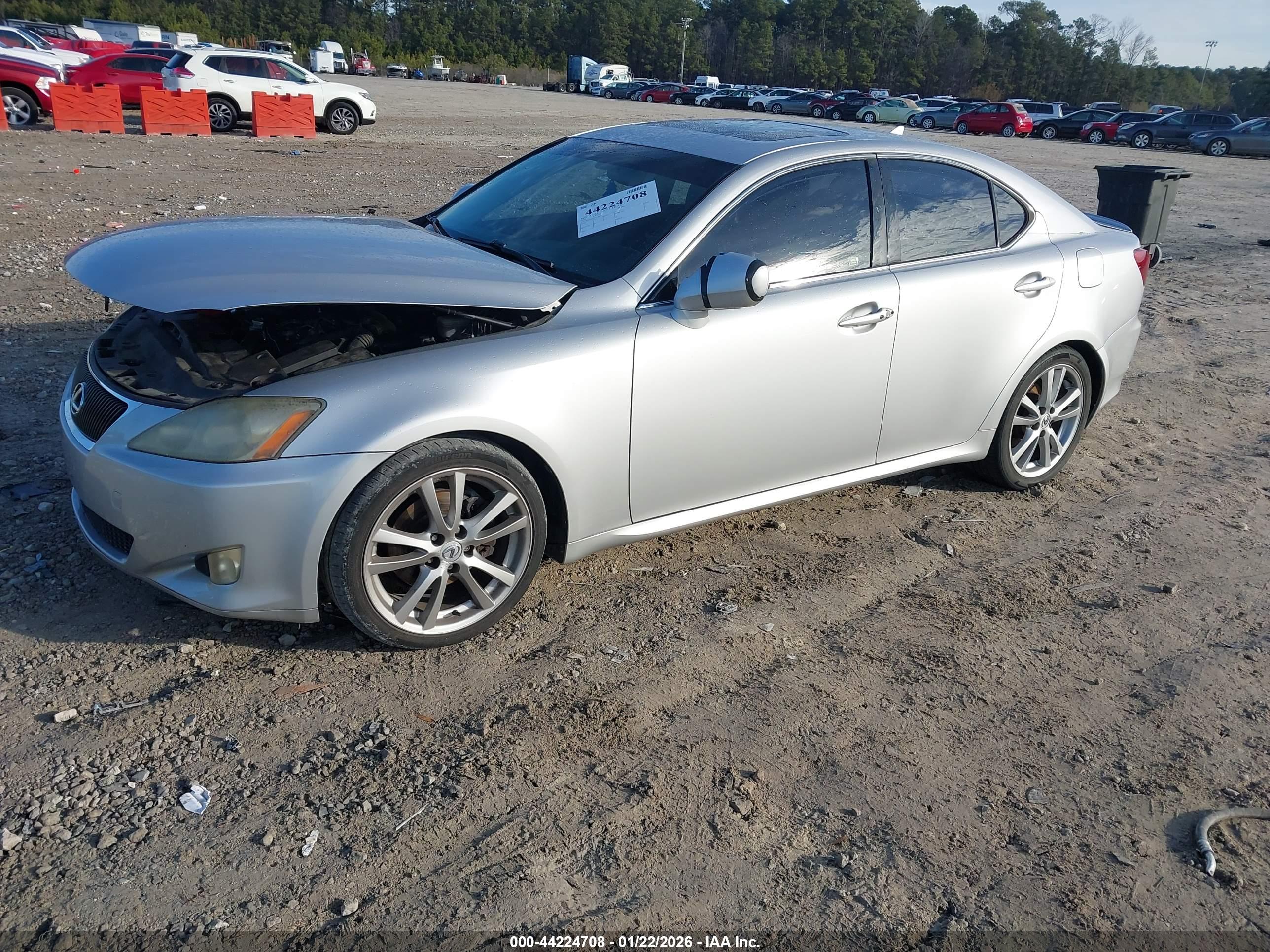 LEXUS IS image 2