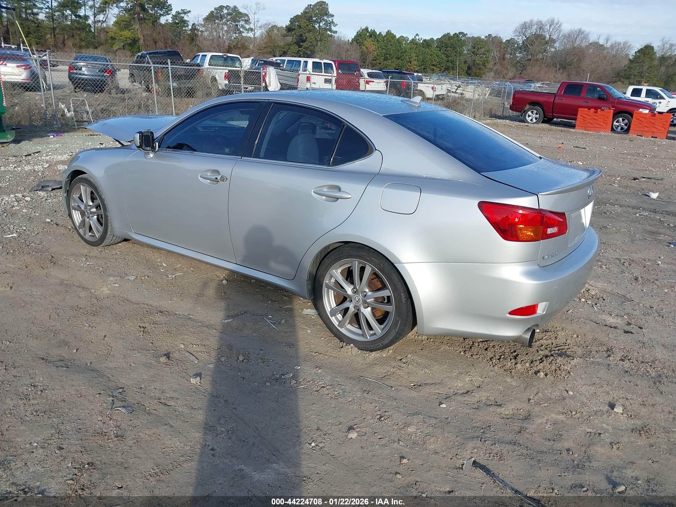LEXUS IS image 3