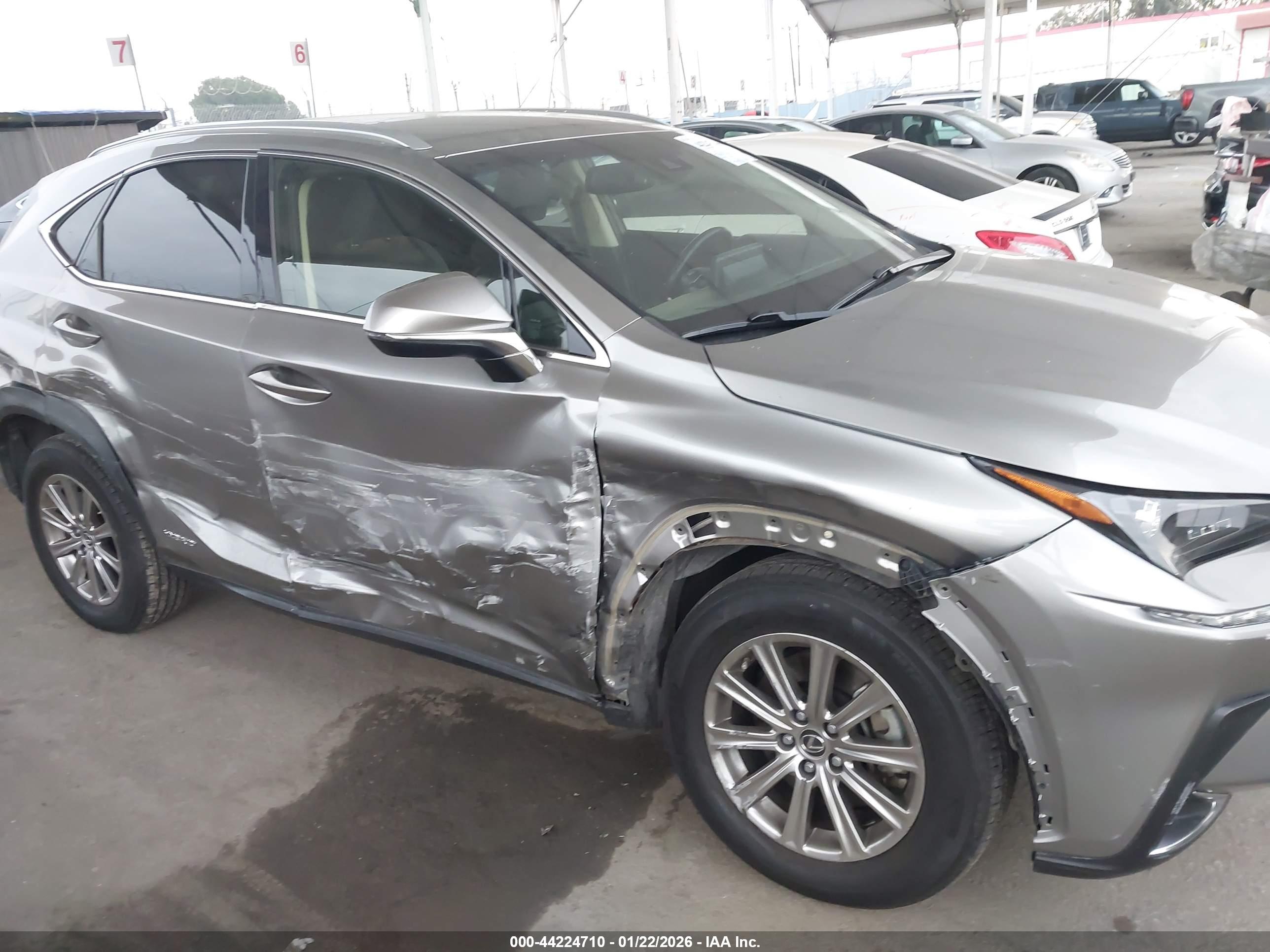 LEXUS NX image 6