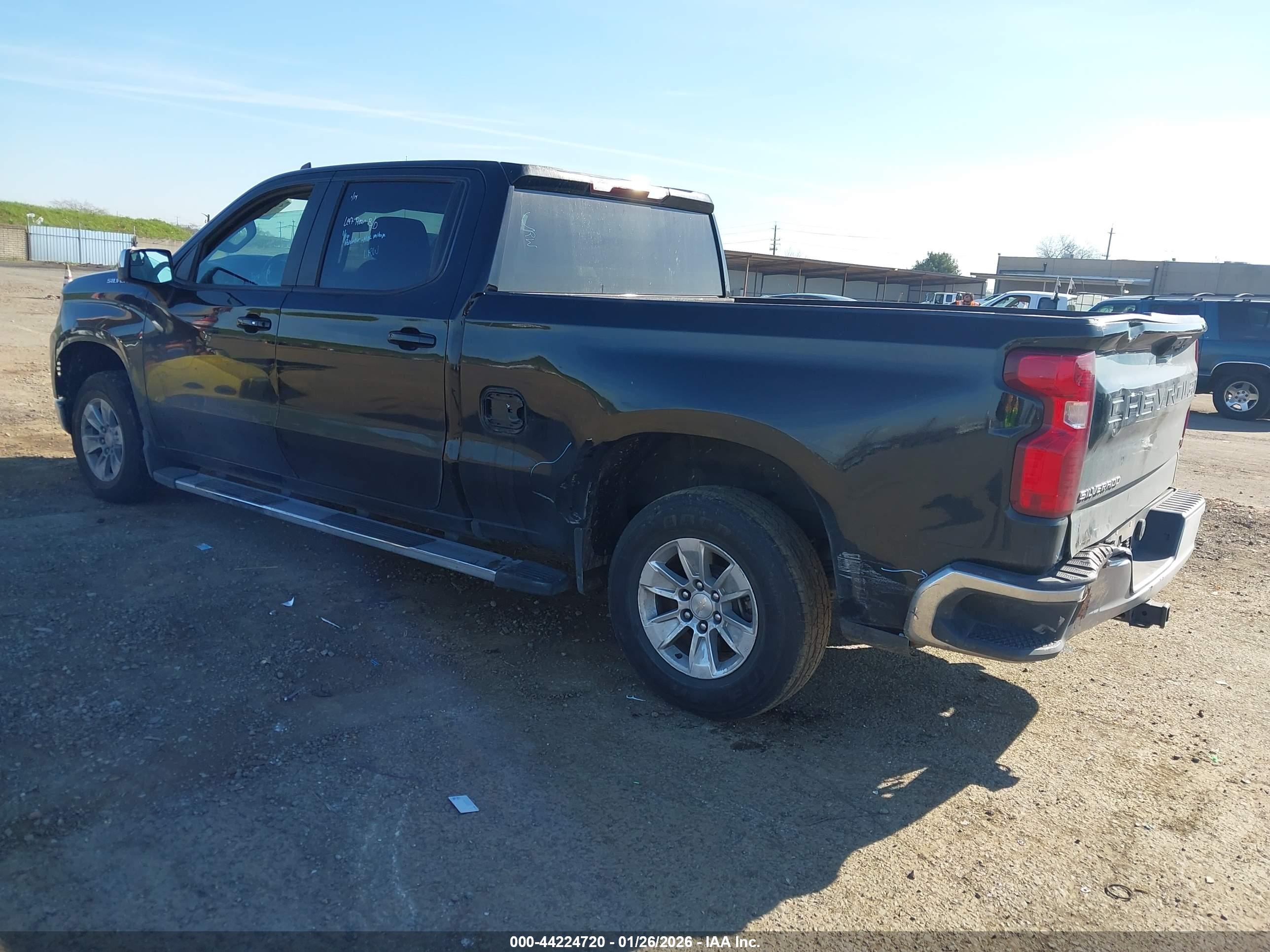 CHEVROLET SILVERADO image 3