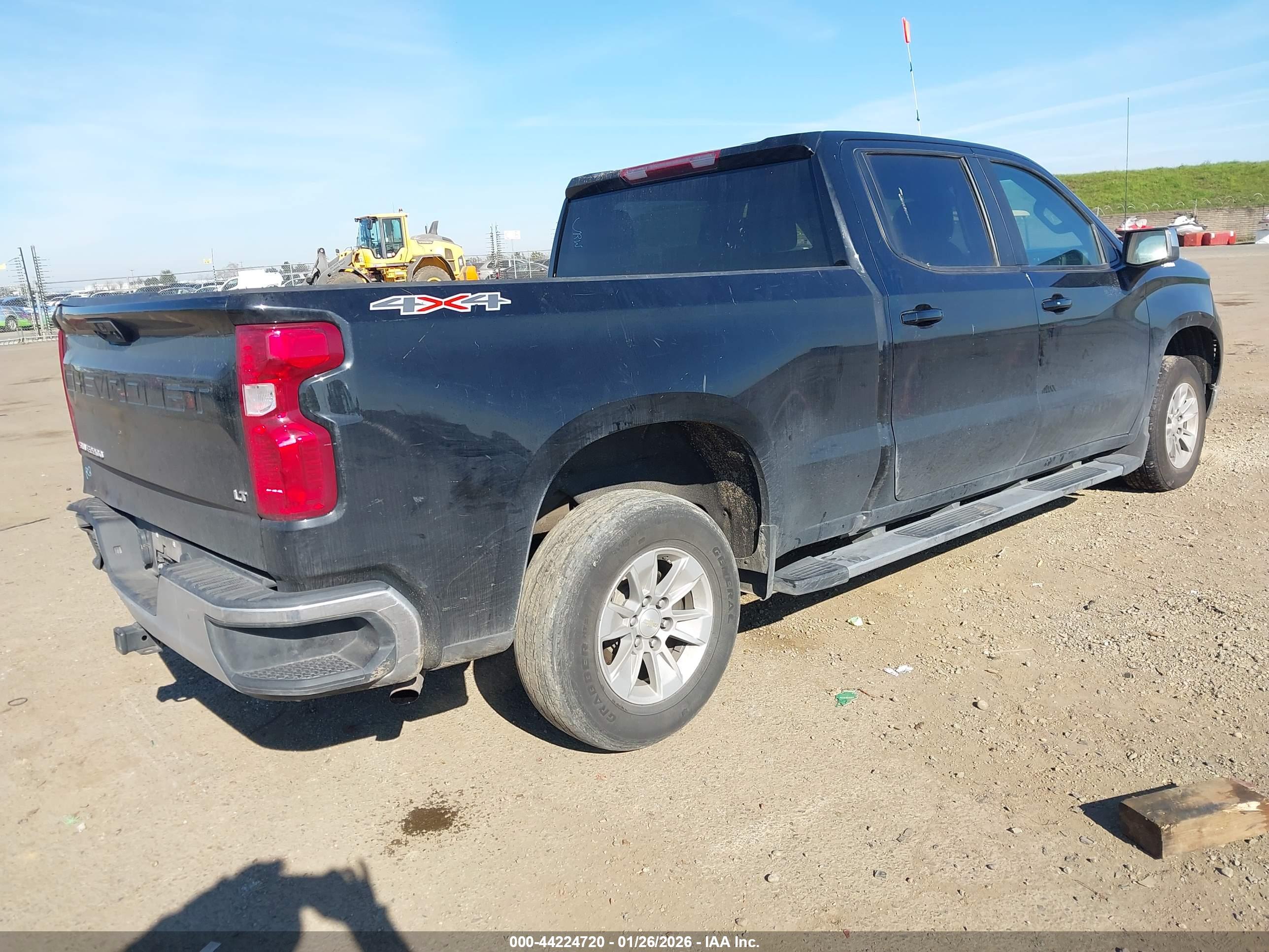 CHEVROLET SILVERADO image 4