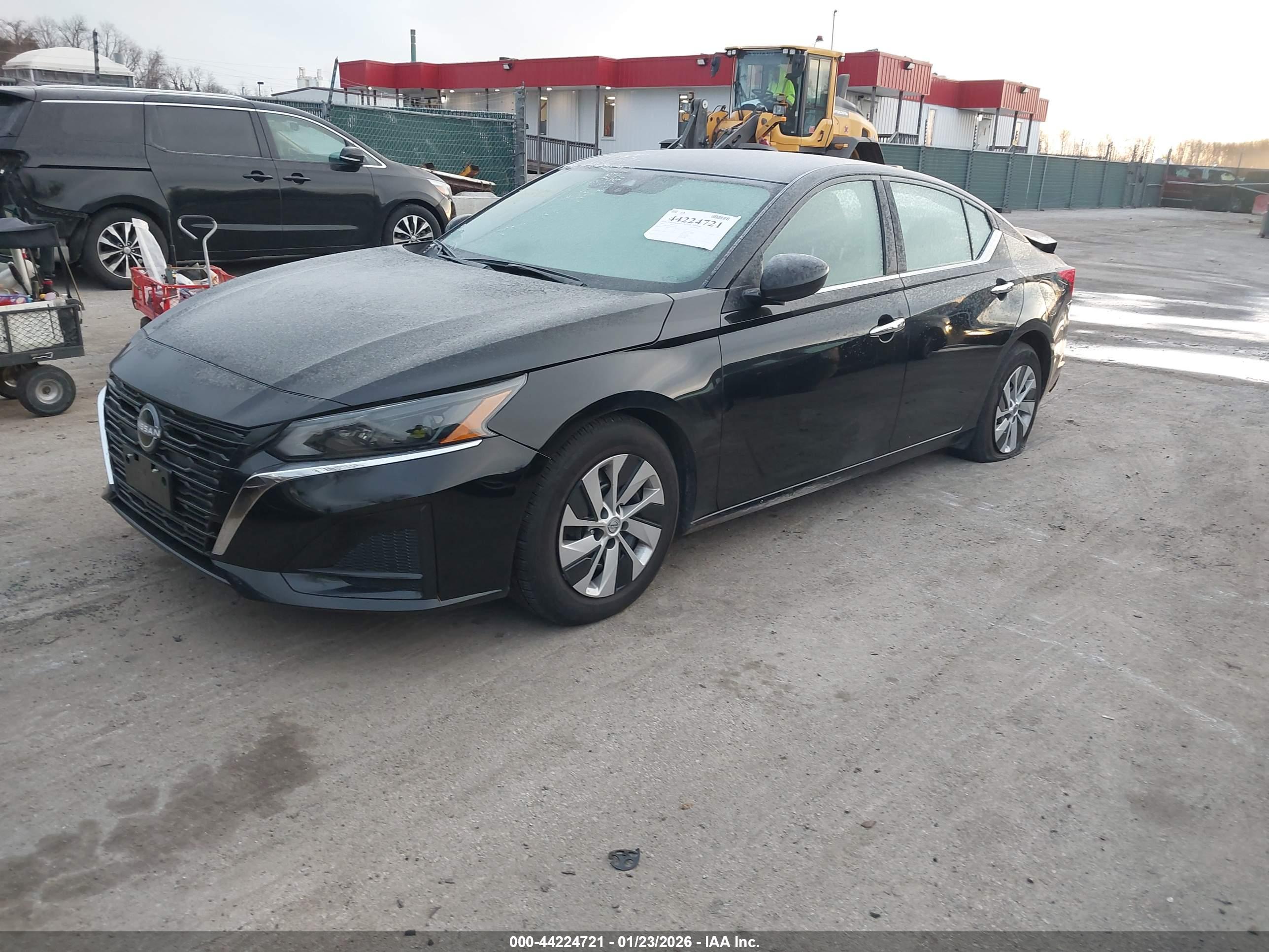 NISSAN ALTIMA image 2