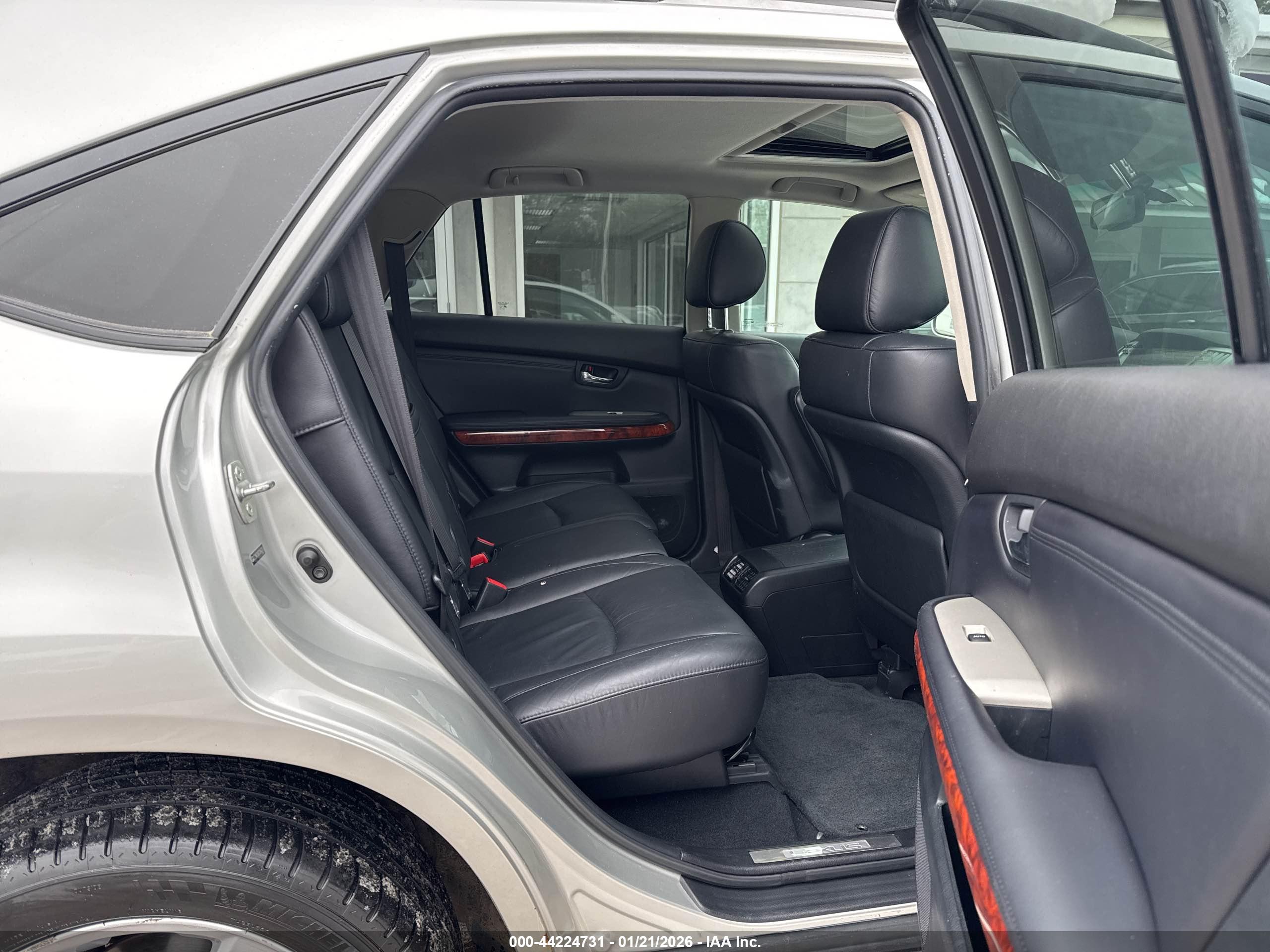 LEXUS RX image 8