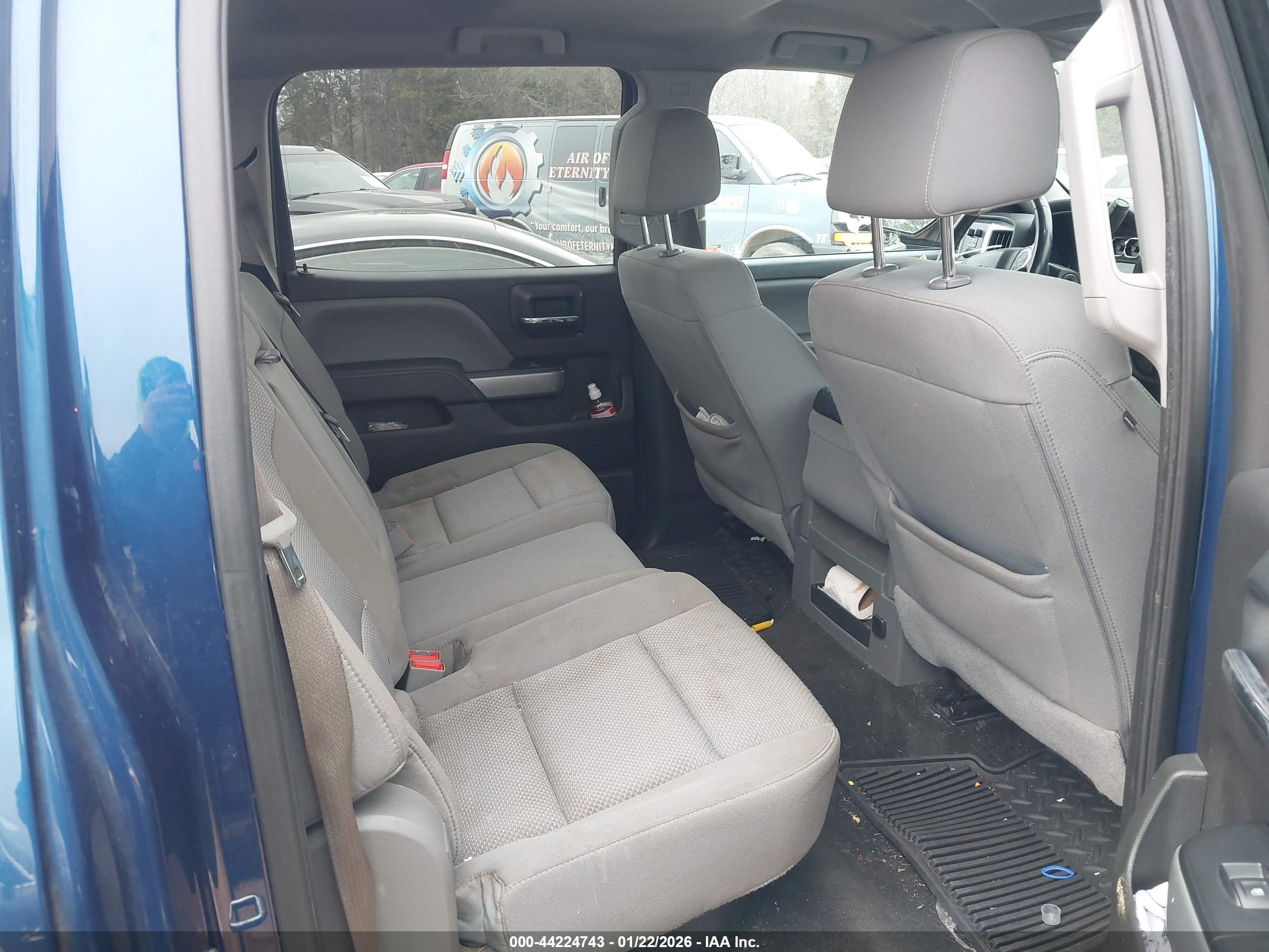 CHEVROLET SILVERADO image 8