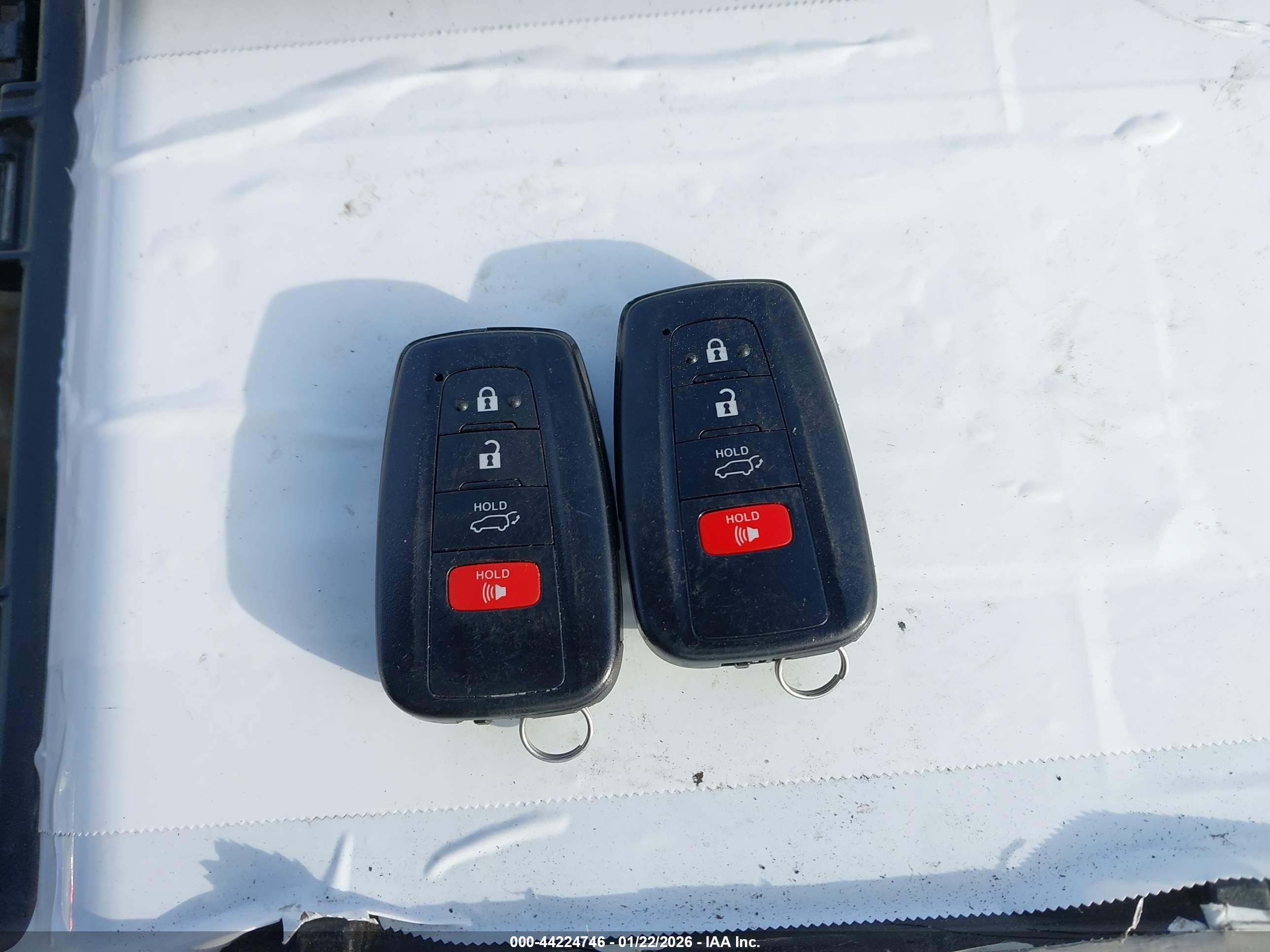 TOYOTA RAV4 image 11