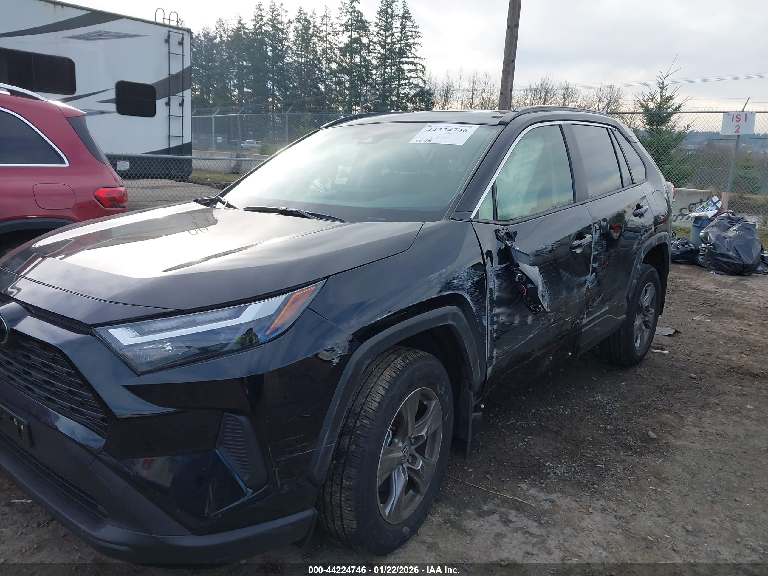TOYOTA RAV4 image 6
