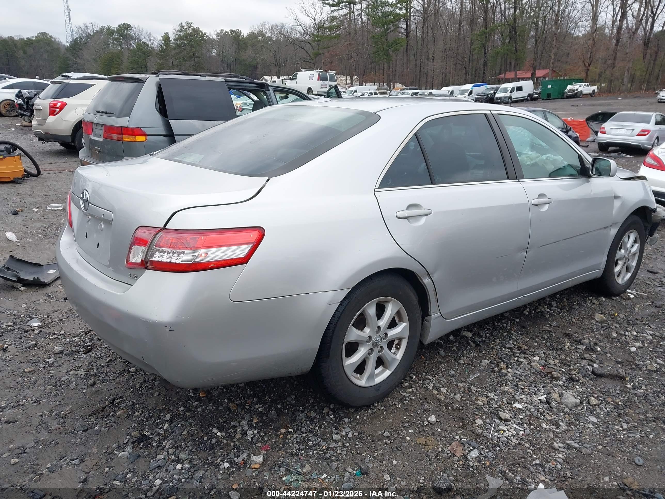 TOYOTA CAMRY image 4