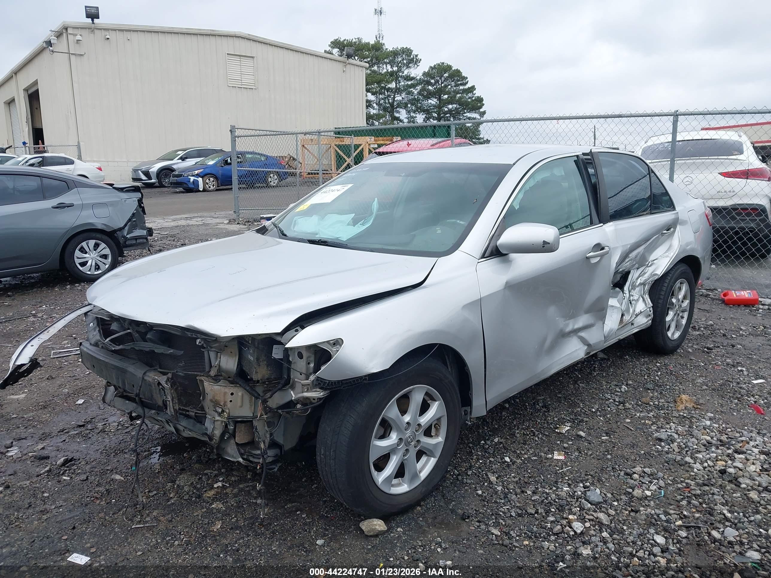 TOYOTA CAMRY image 6