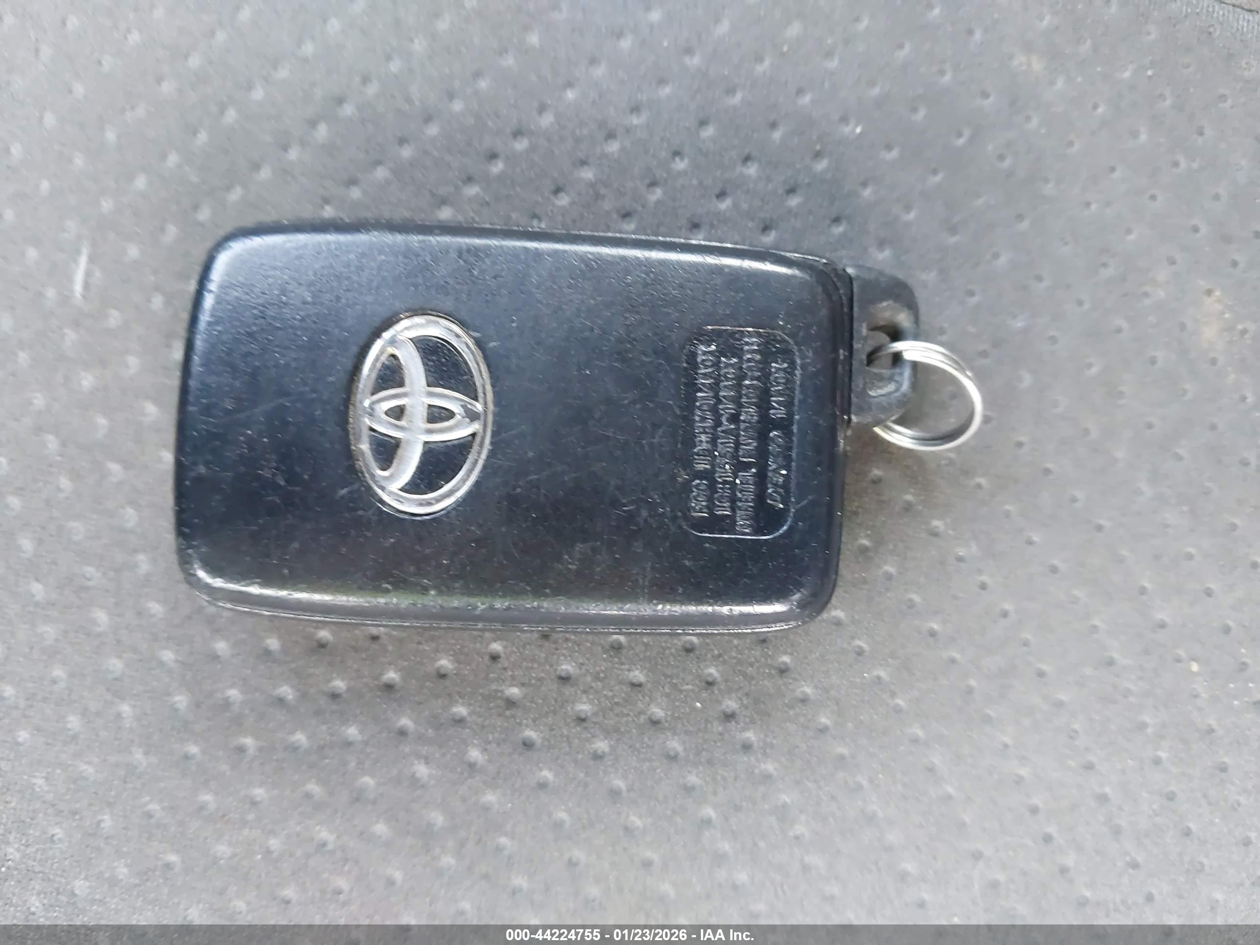 TOYOTA PRIUS image 11