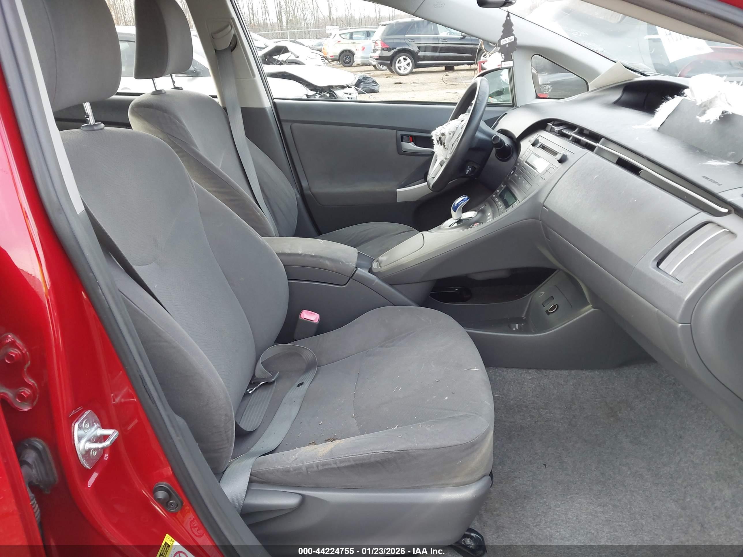 TOYOTA PRIUS image 5