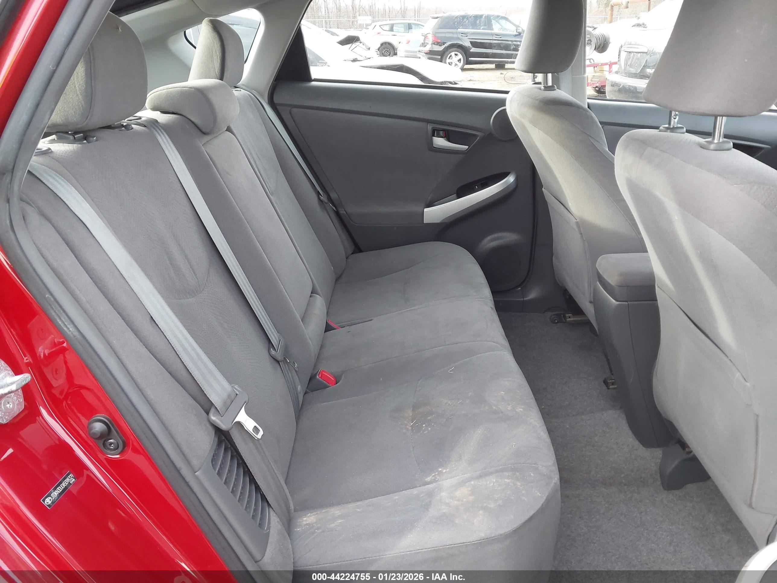 TOYOTA PRIUS image 8