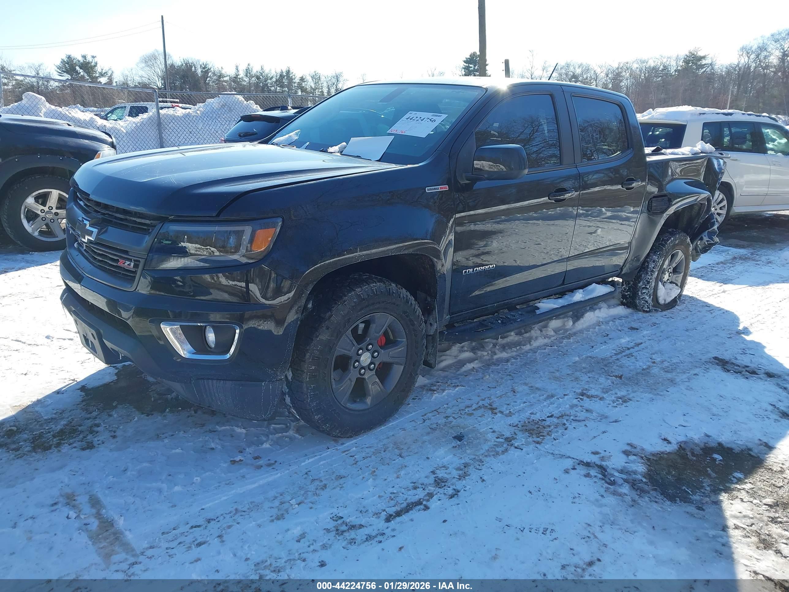 CHEVROLET COLORADO image 2