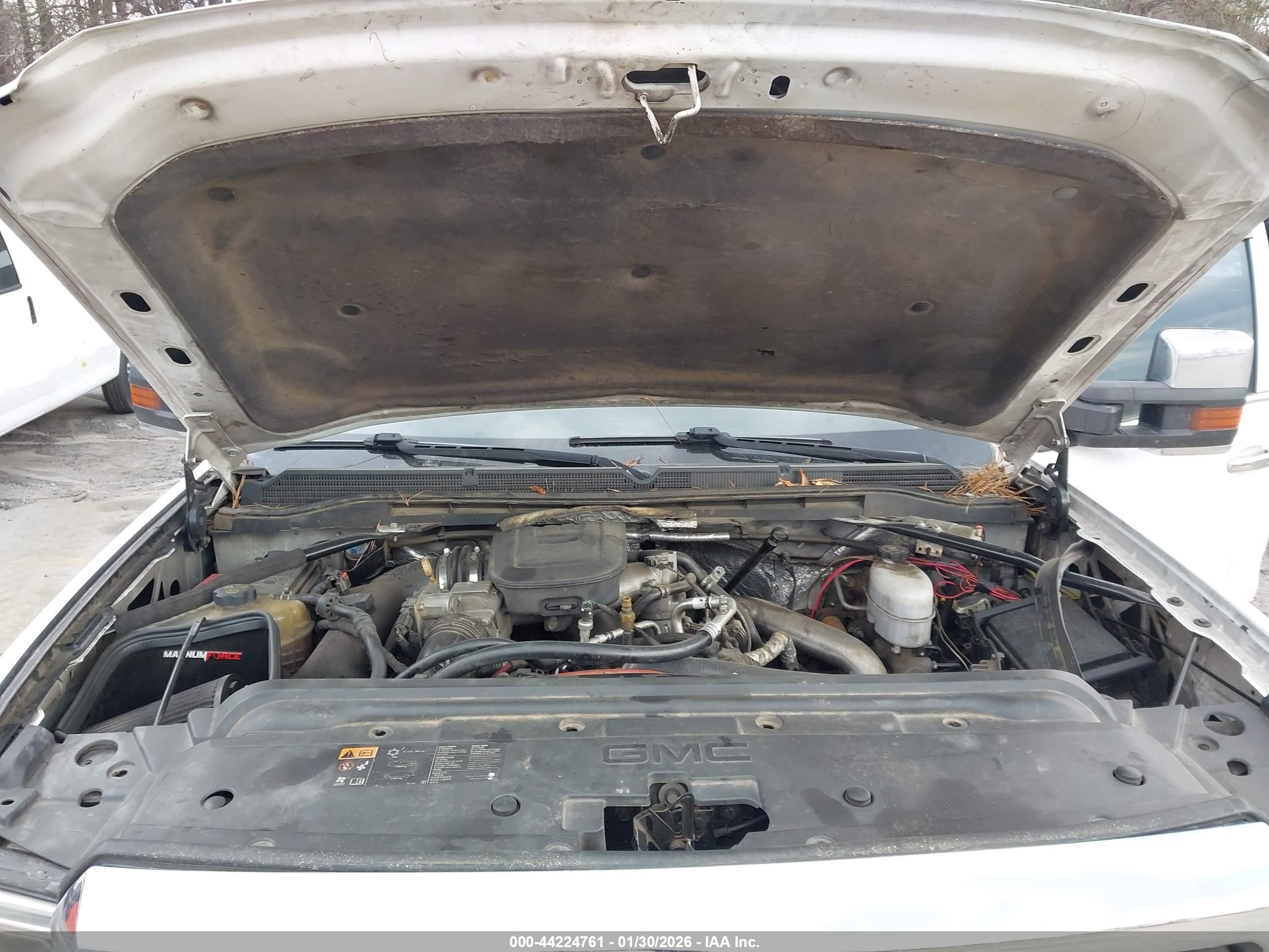 GMC SIERRA image 10