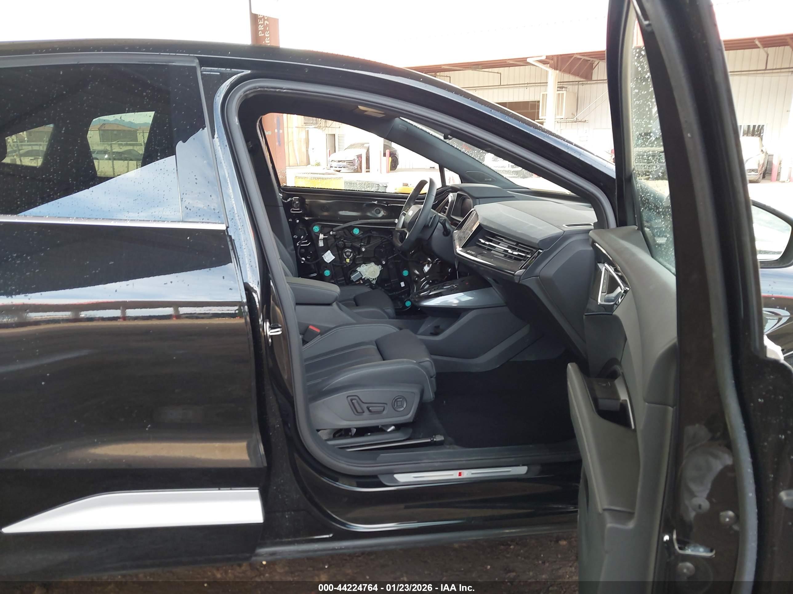 AUDI Q4 image 5