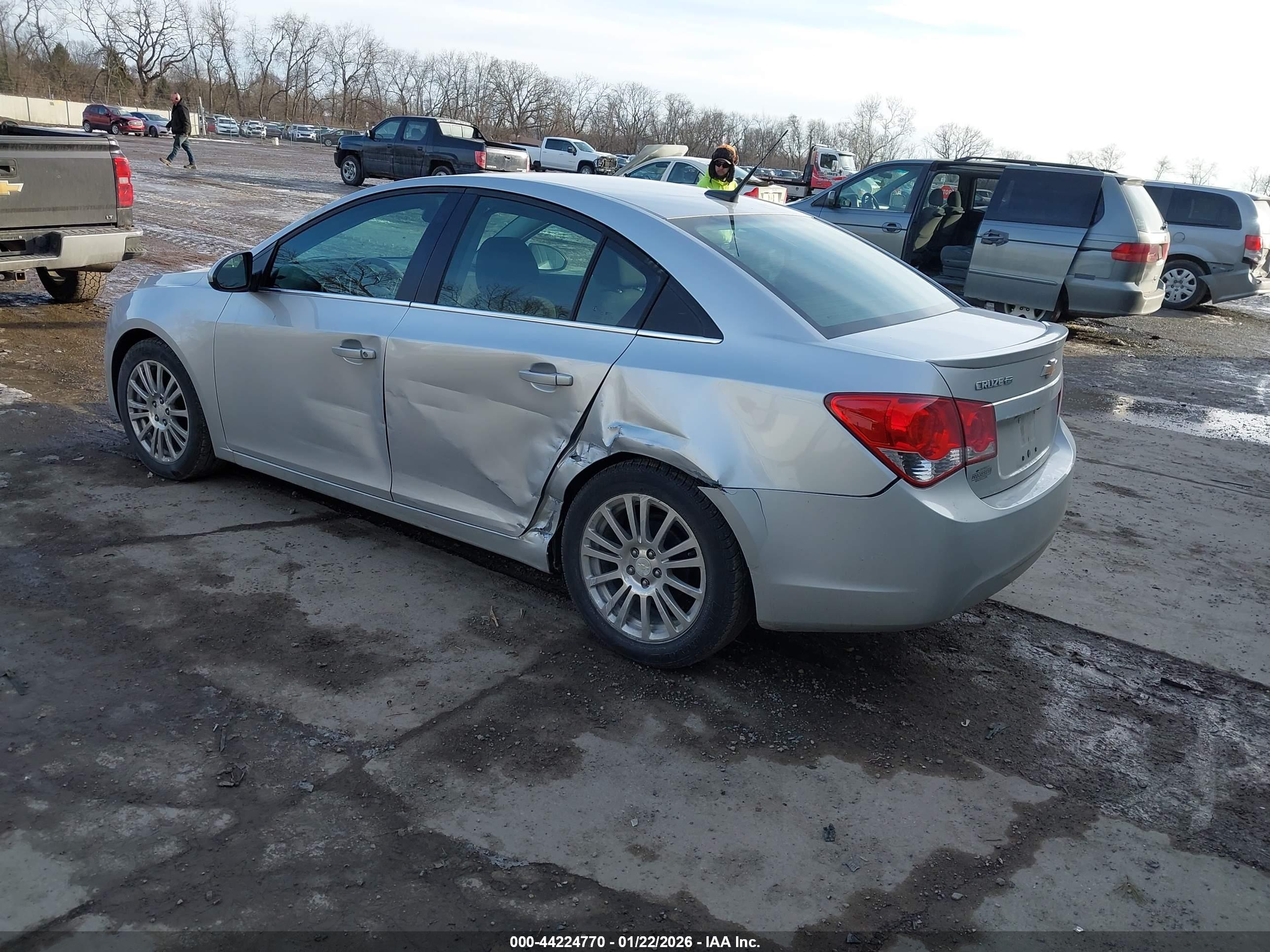 CHEVROLET CRUZE image 3