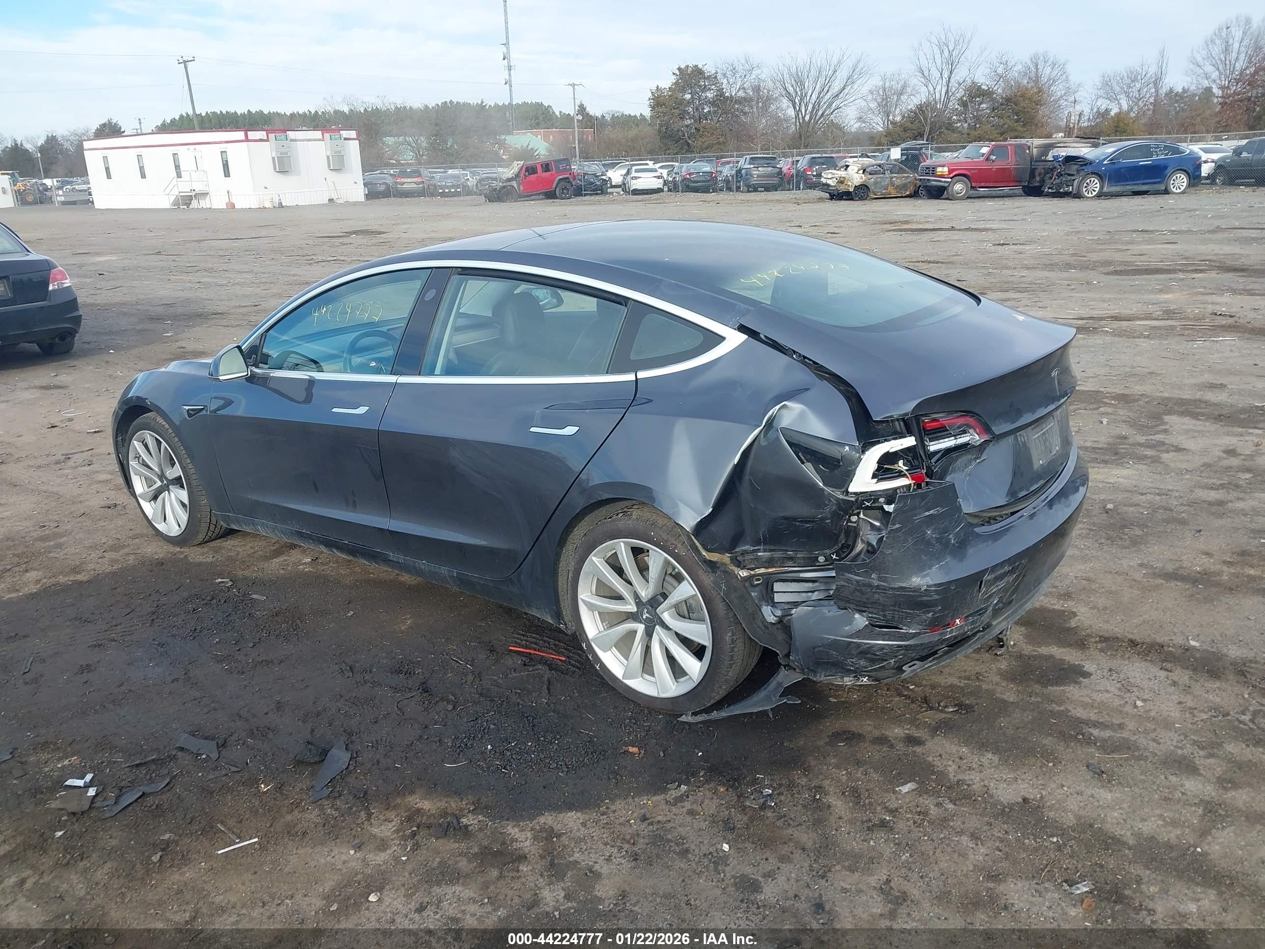 TESLA MODEL image 3