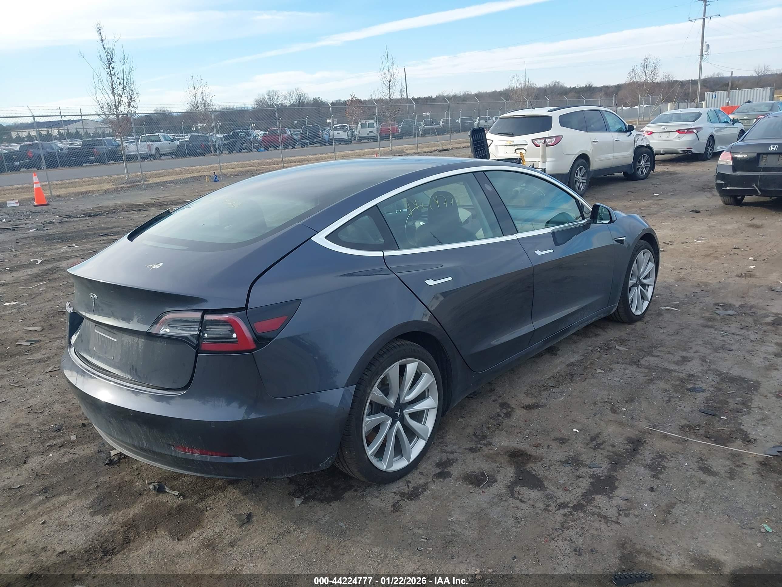 TESLA MODEL image 4