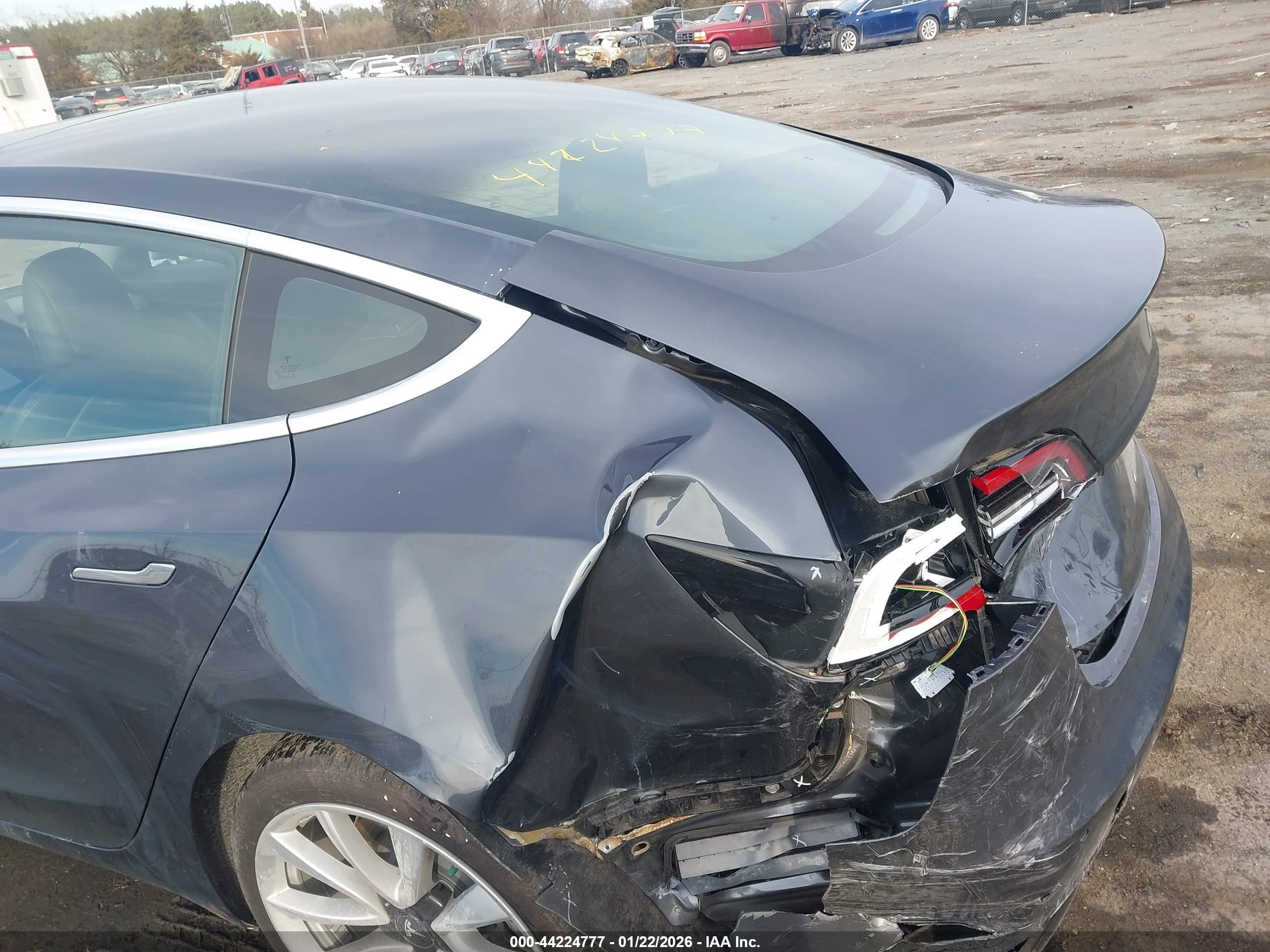 TESLA MODEL image 6