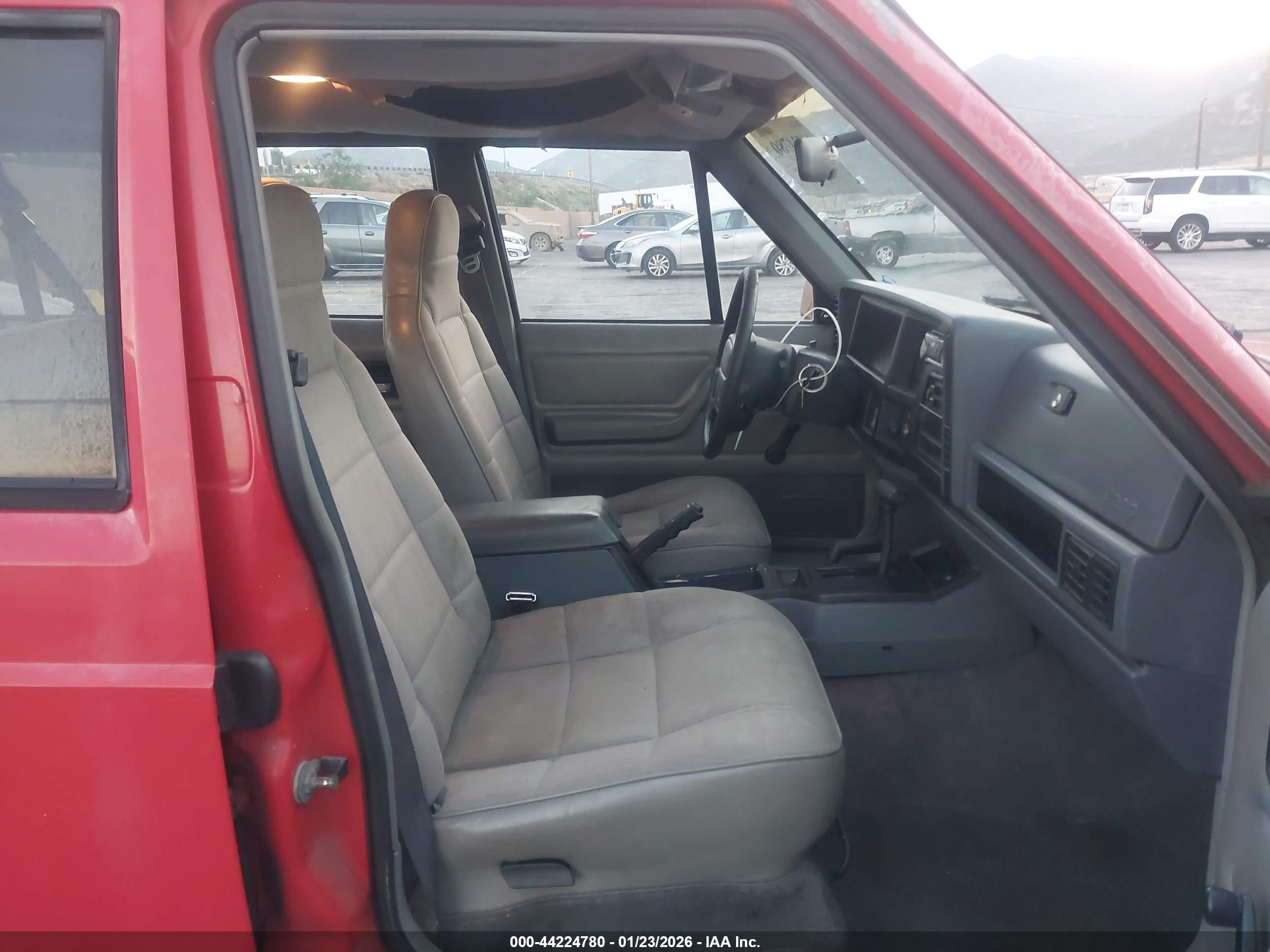 JEEP CHEROKEE image 5