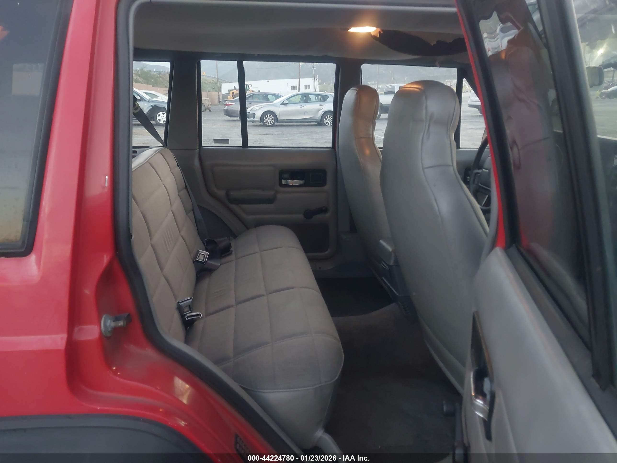 JEEP CHEROKEE image 8