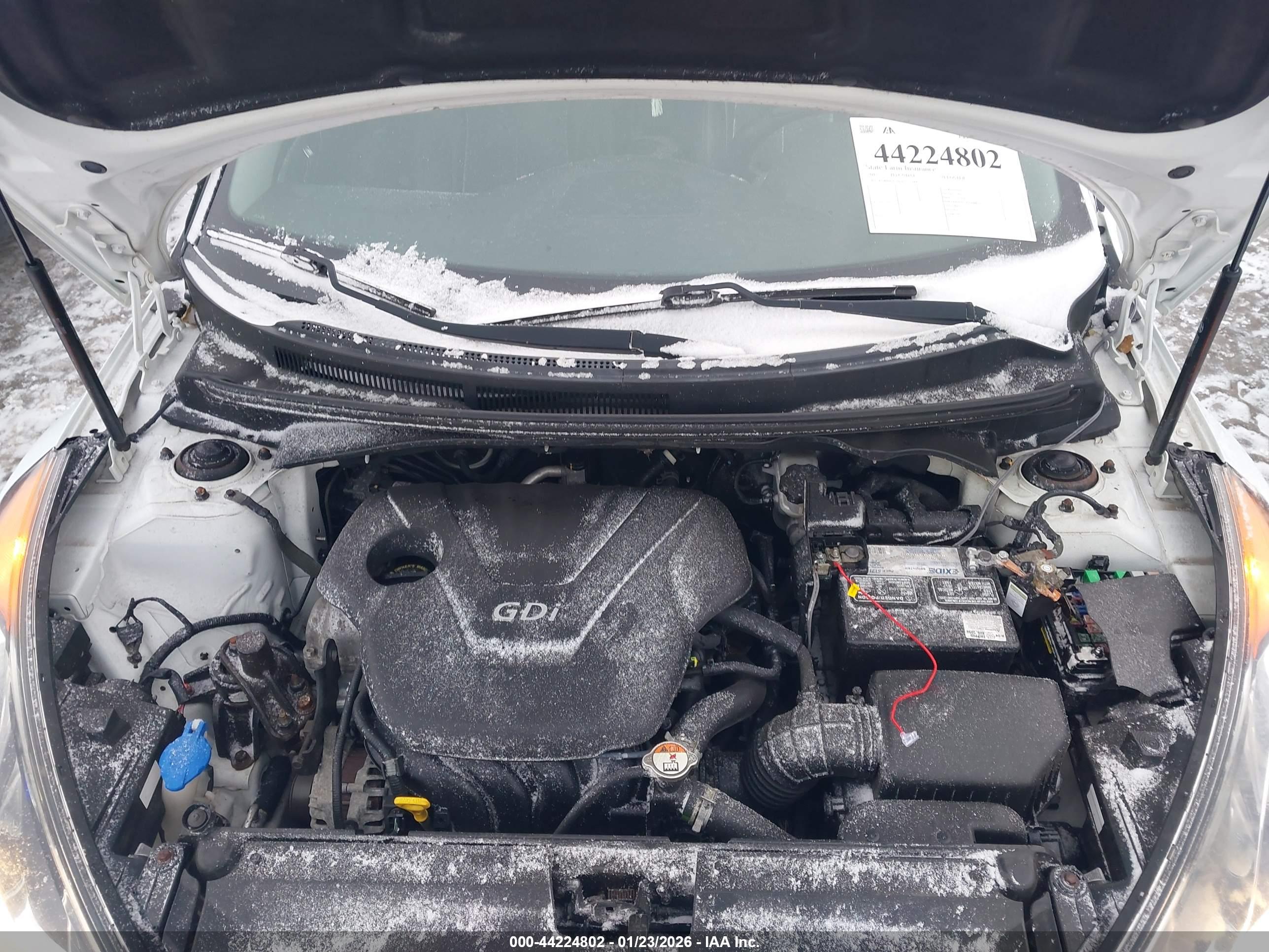 HYUNDAI VELOSTER image 10