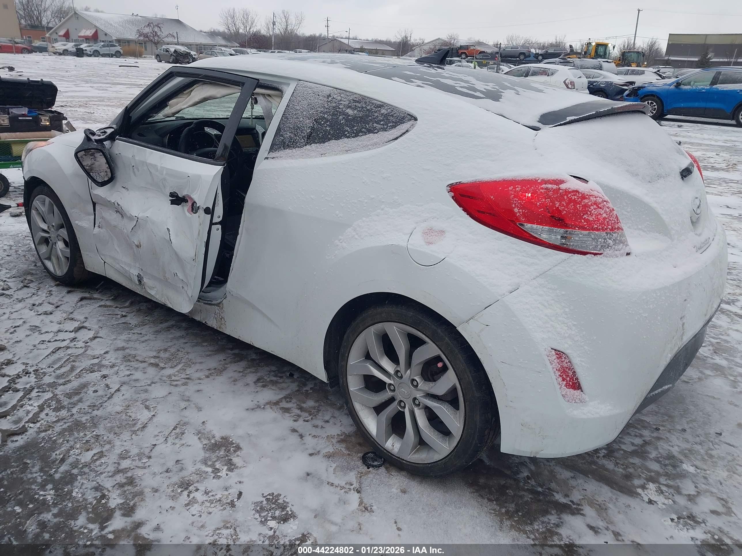 HYUNDAI VELOSTER image 3