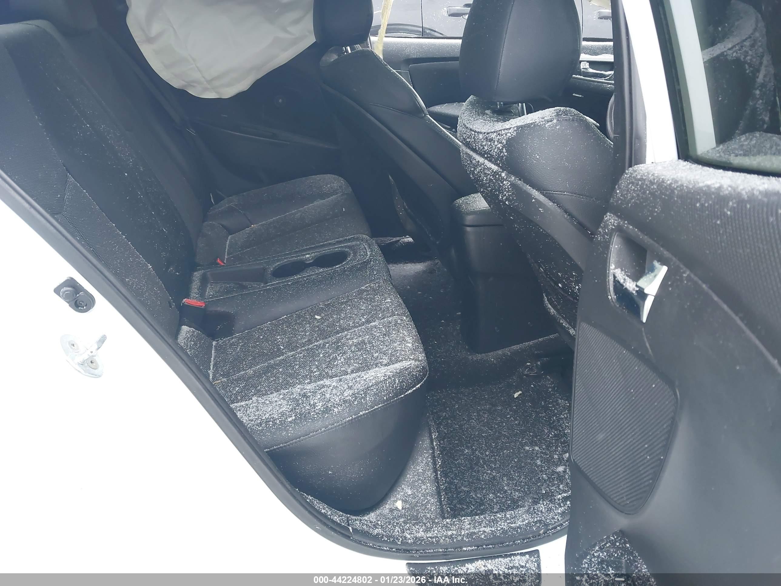 HYUNDAI VELOSTER image 8