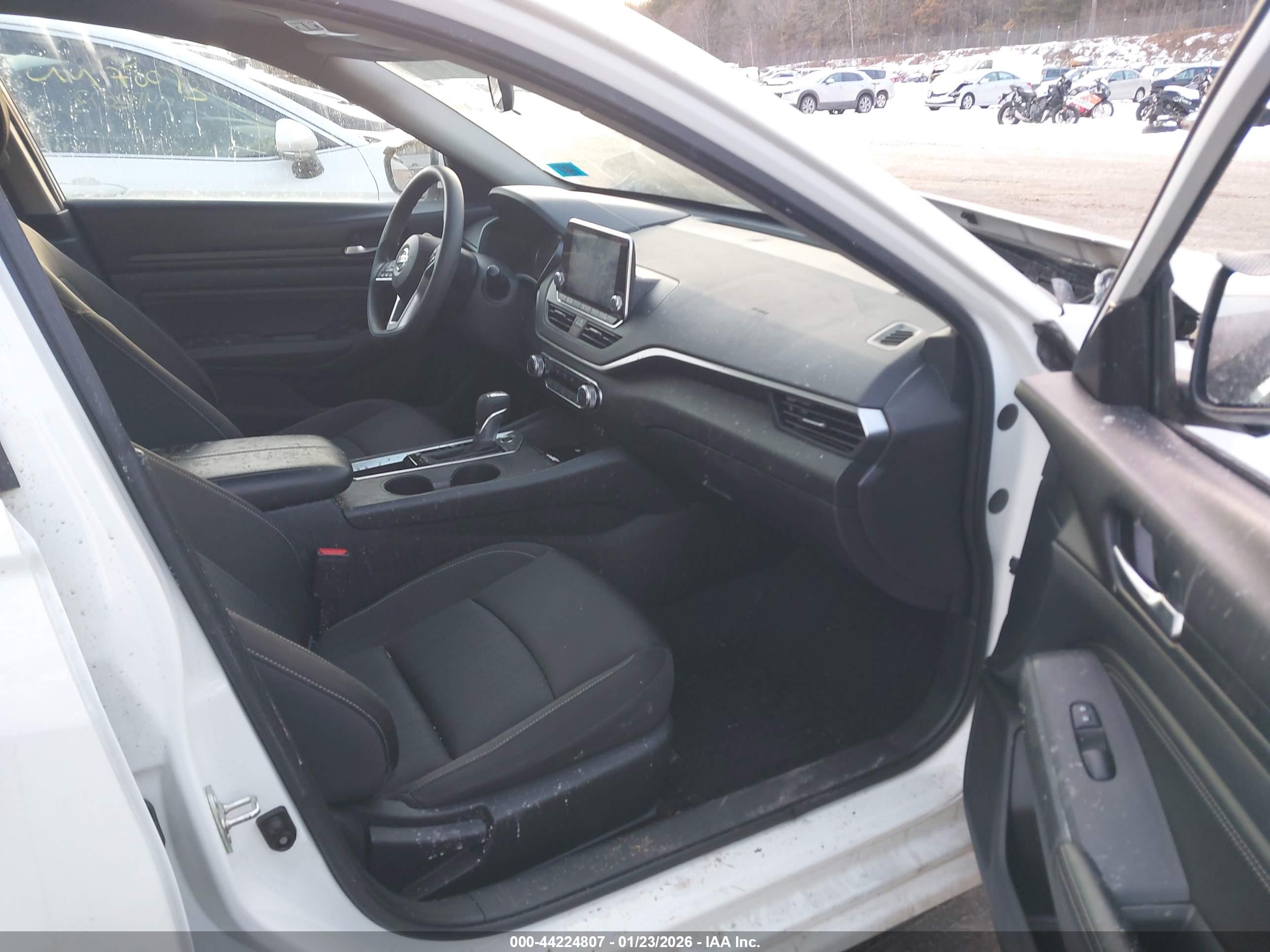 NISSAN ALTIMA image 5