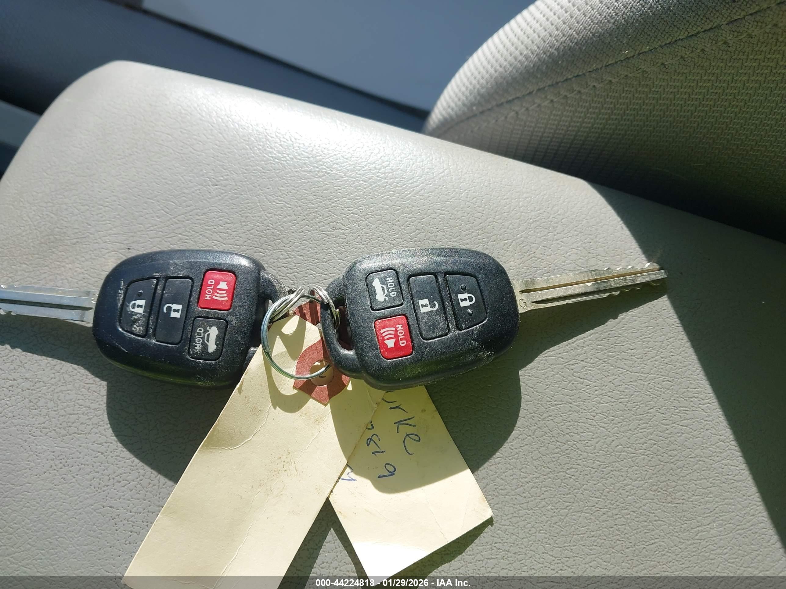 TOYOTA CAMRY image 11