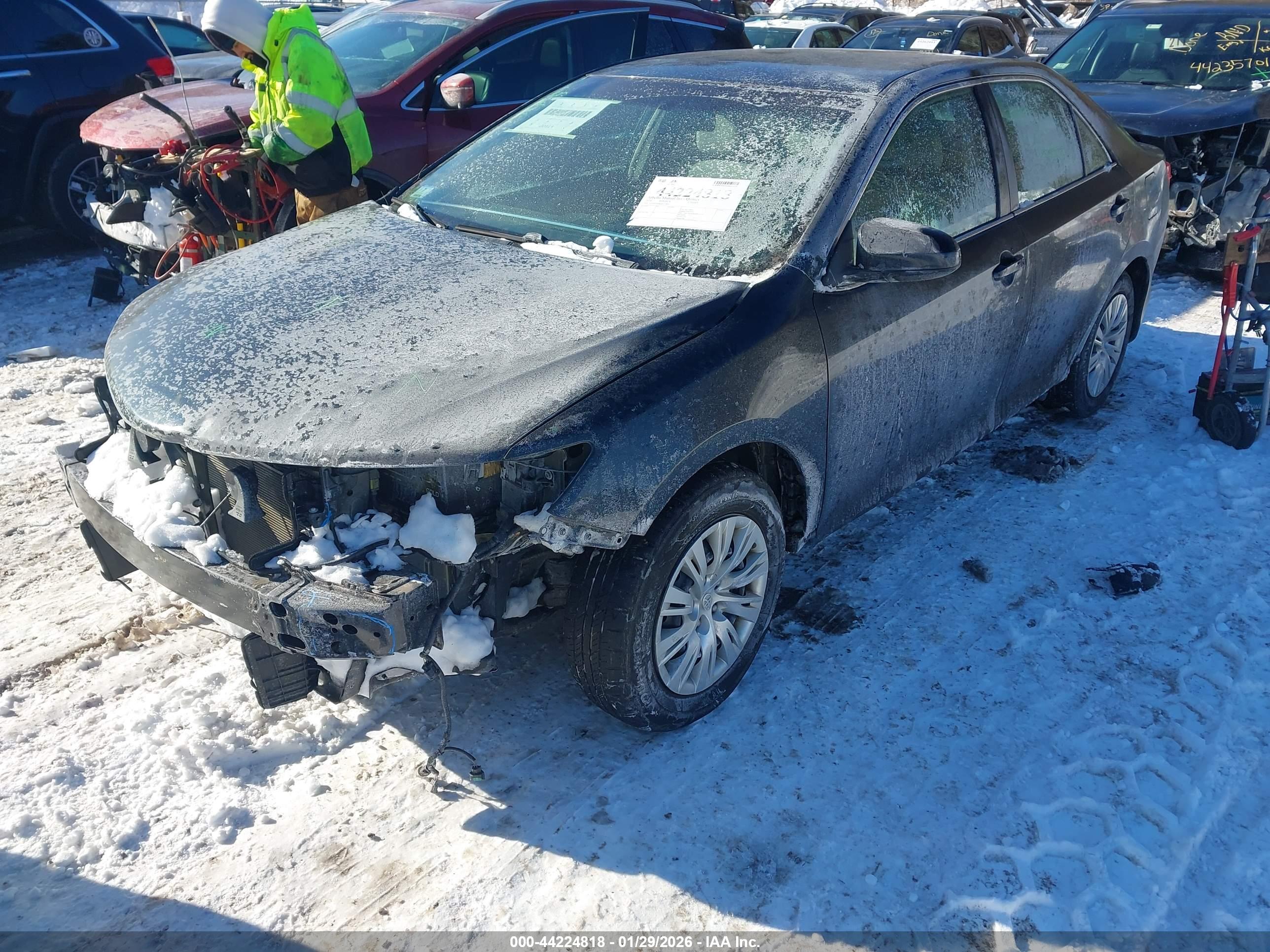 TOYOTA CAMRY image 2