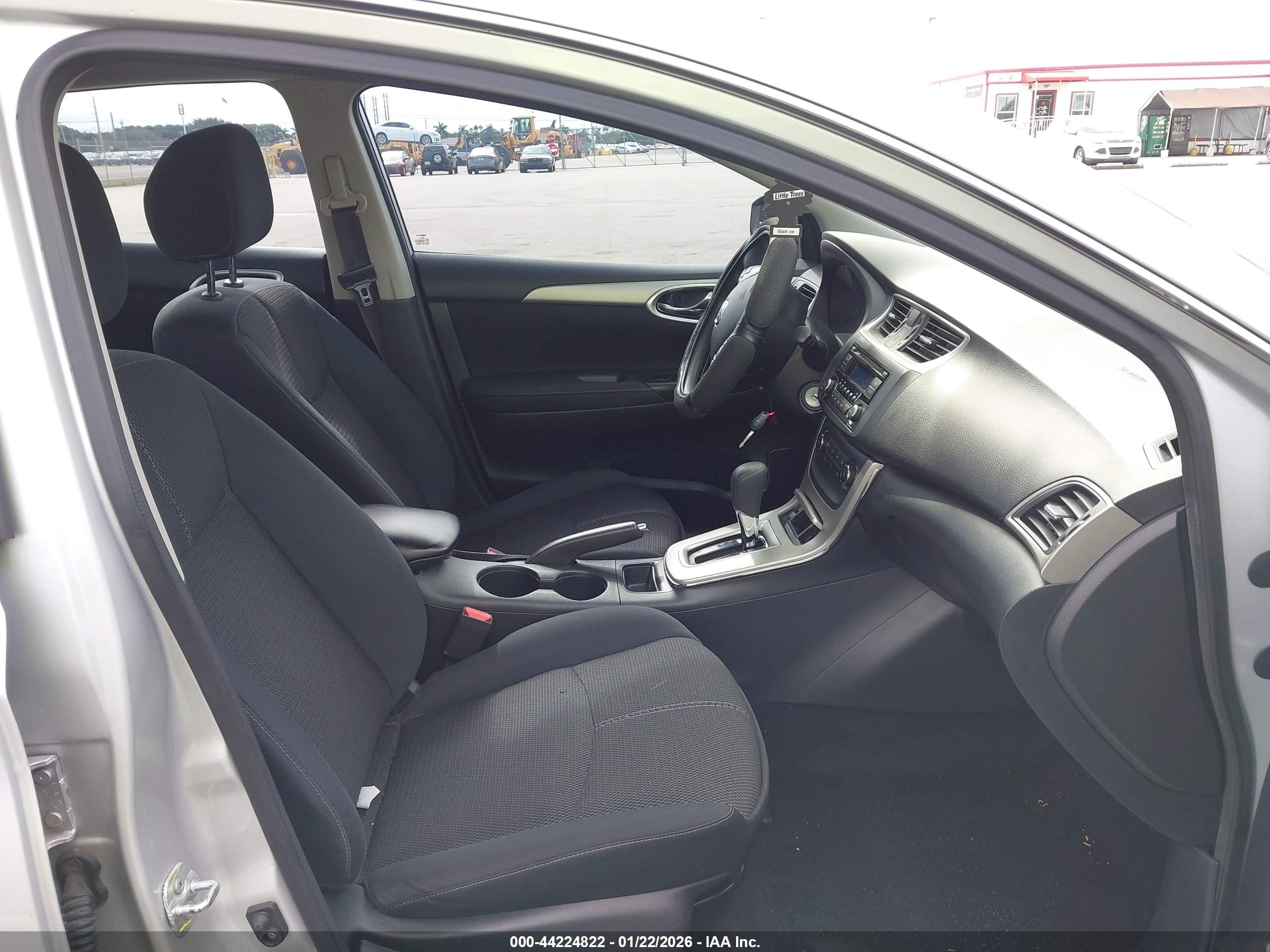 NISSAN SENTRA image 5