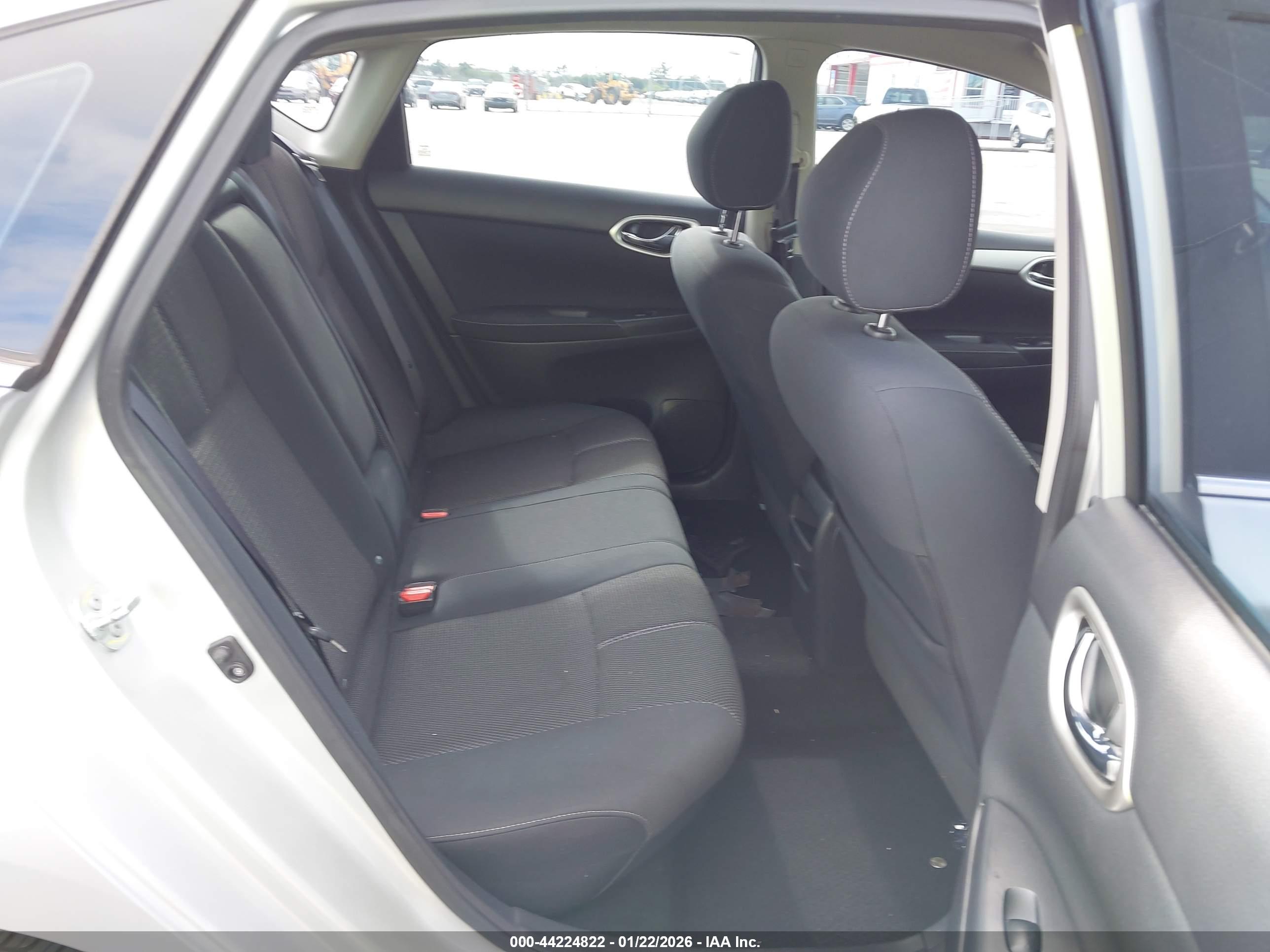 NISSAN SENTRA image 8