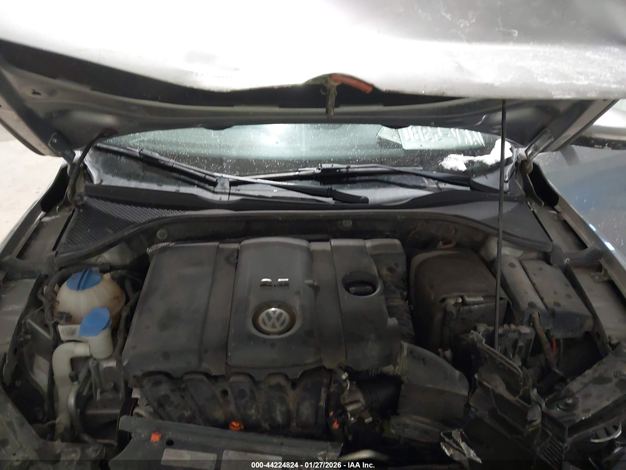 VOLKSWAGEN PASSAT image 10