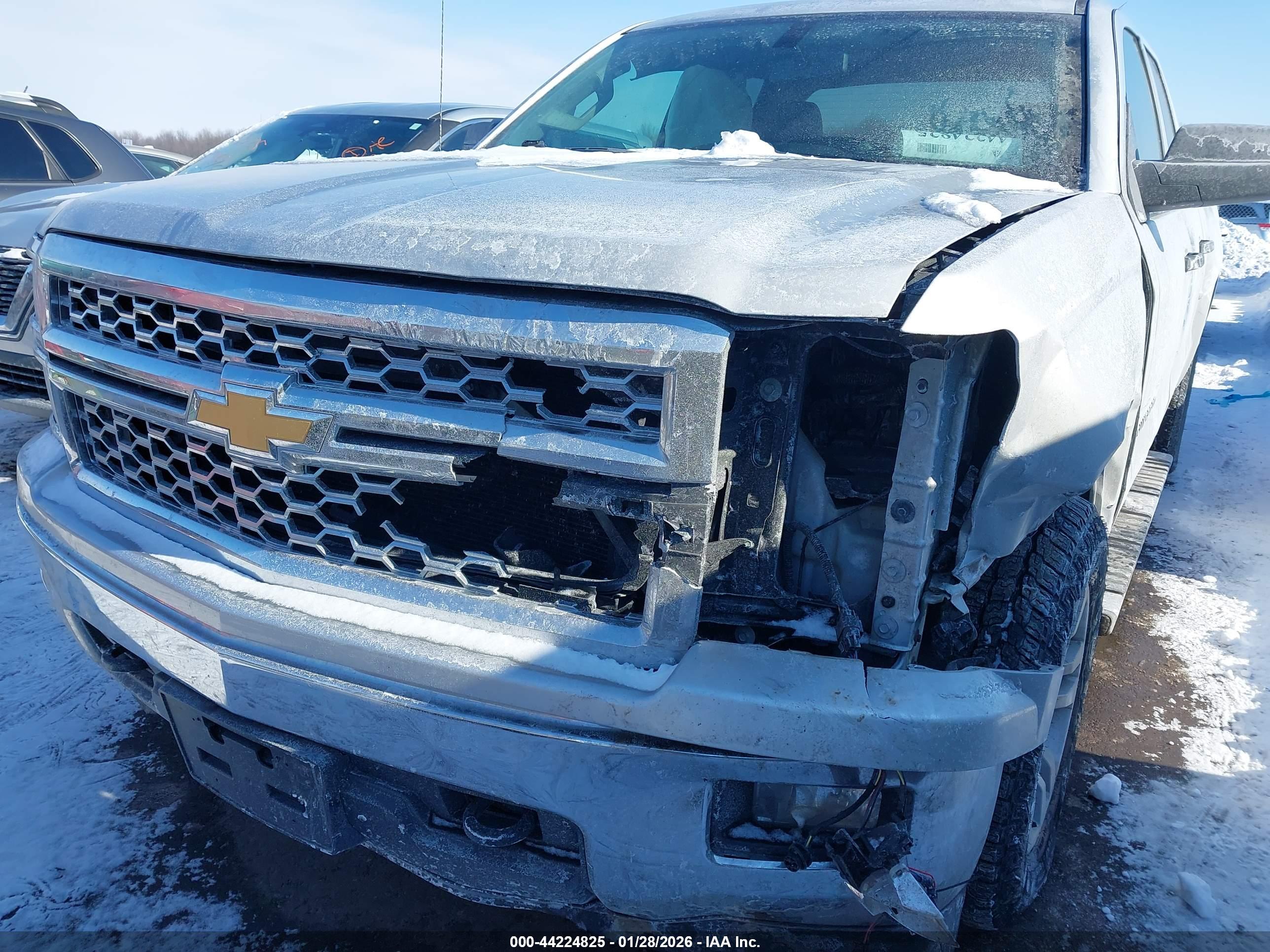 CHEVROLET SILVERADO image 6