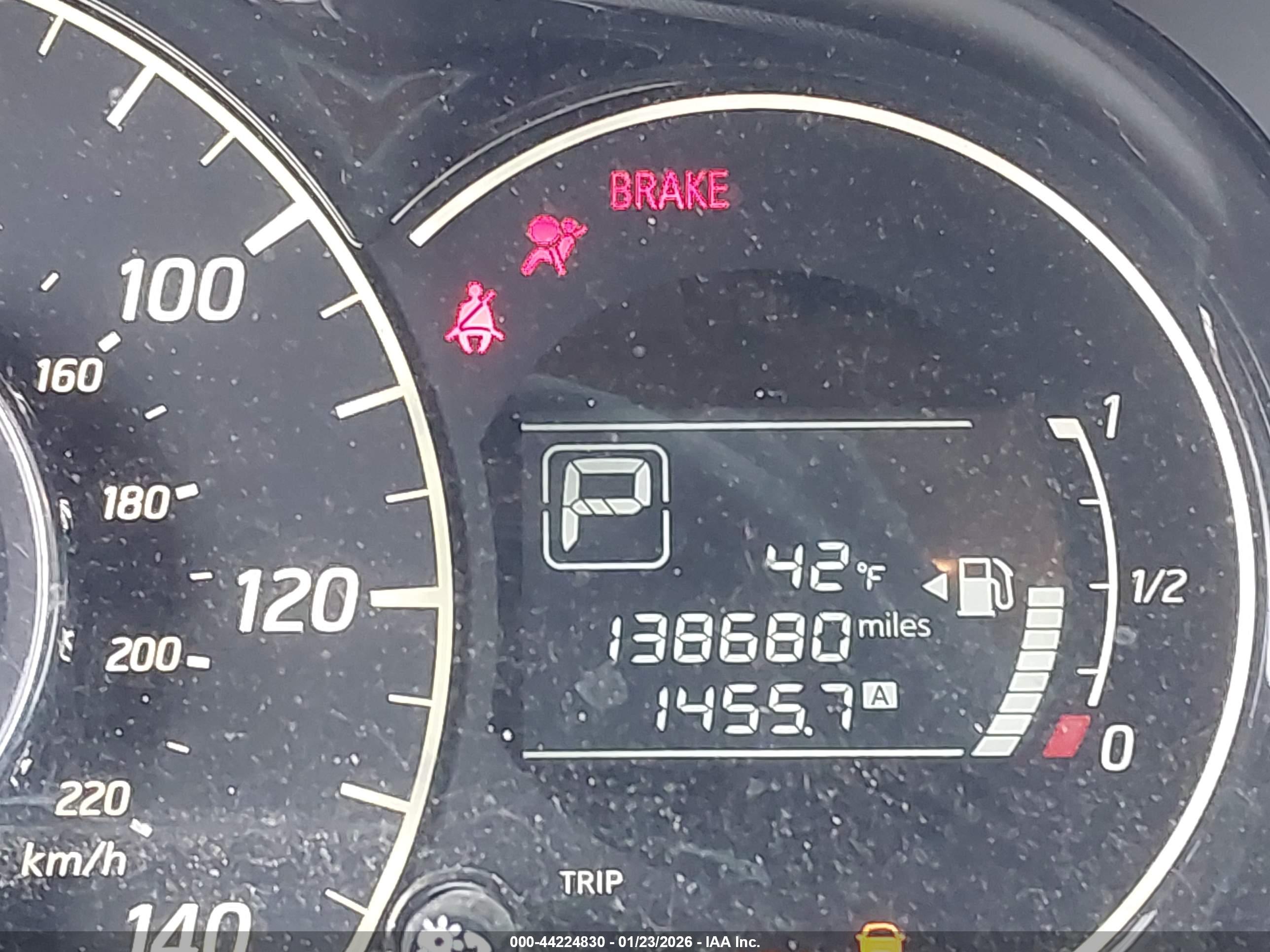 NISSAN VERSA image 7