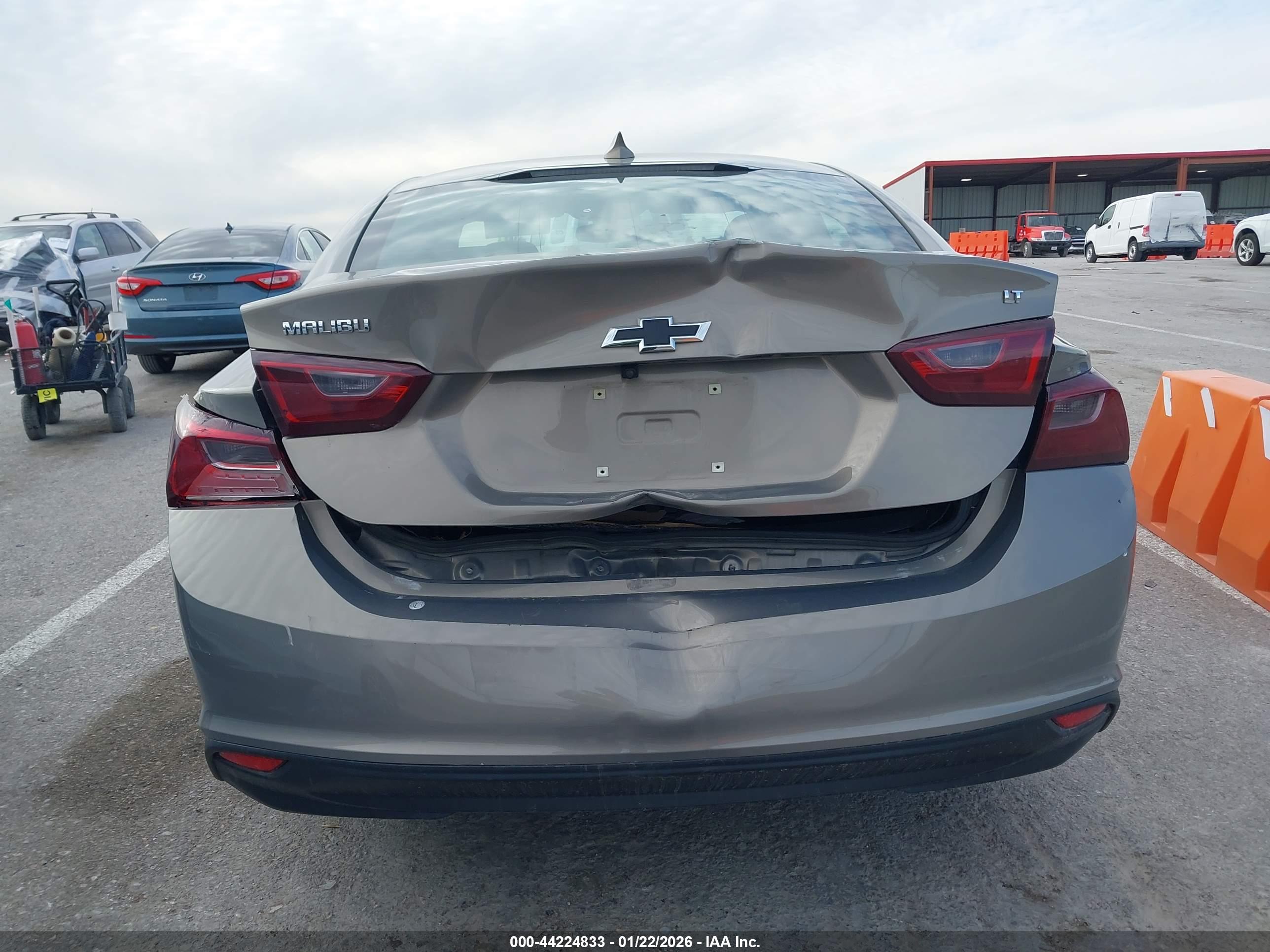 CHEVROLET MALIBU image 6