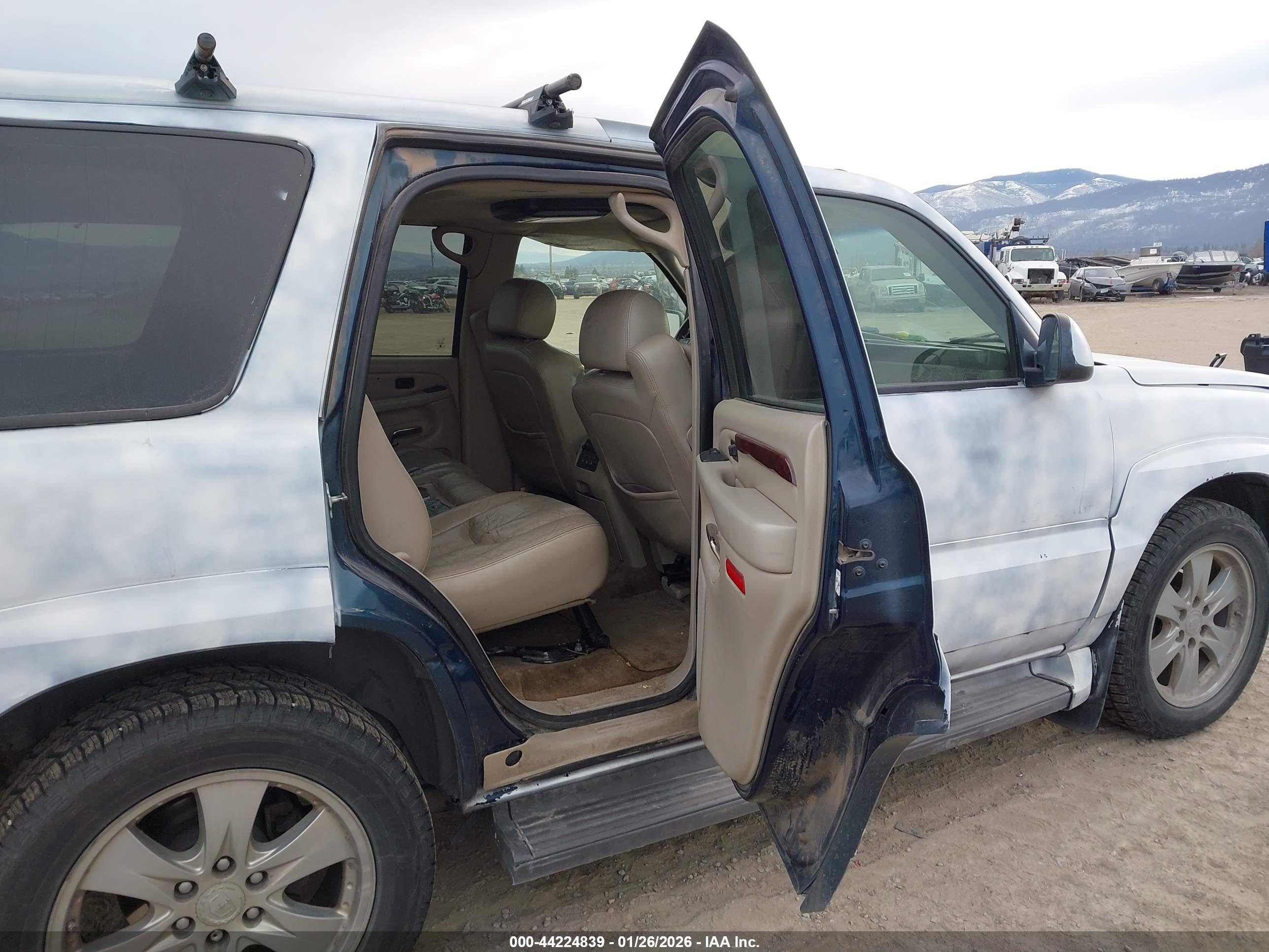 CADILLAC ESCALADE image 8