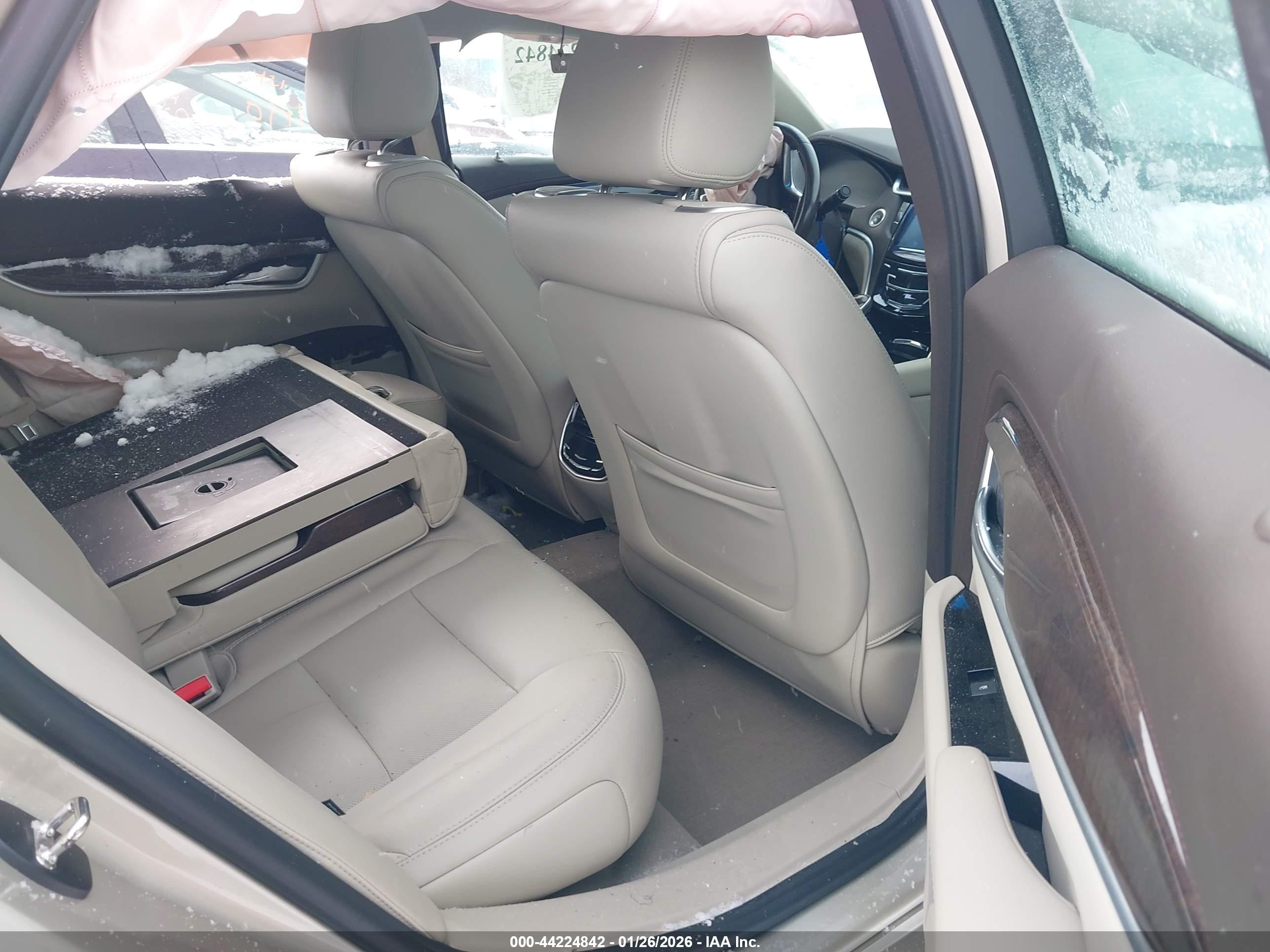 CADILLAC XTS image 8