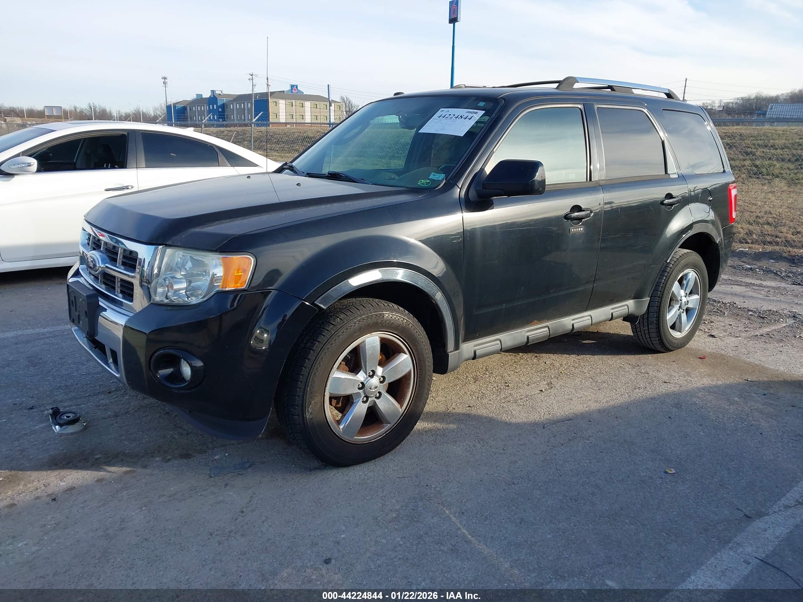 FORD ESCAPE image 2