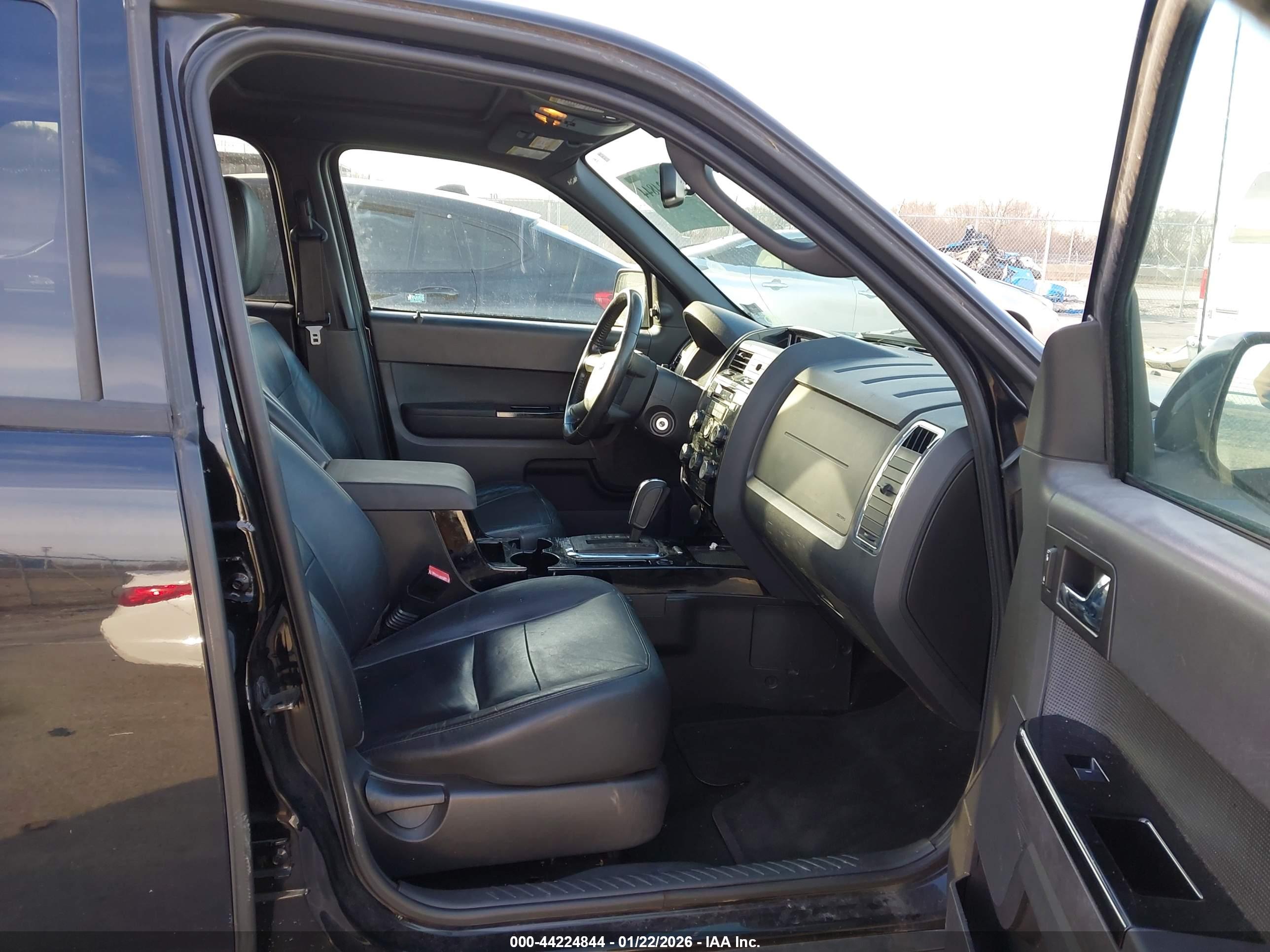 FORD ESCAPE image 5