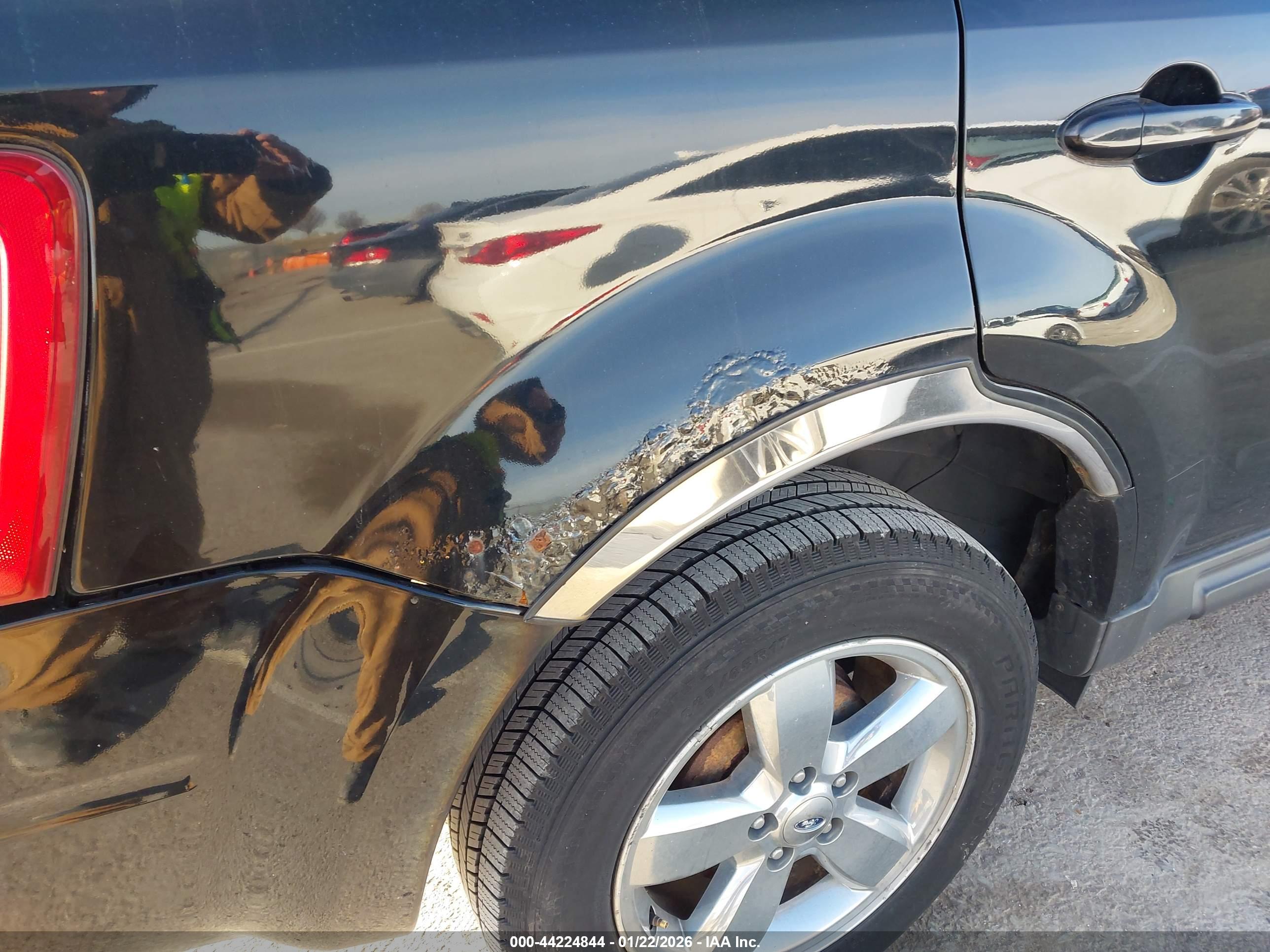 FORD ESCAPE image 6