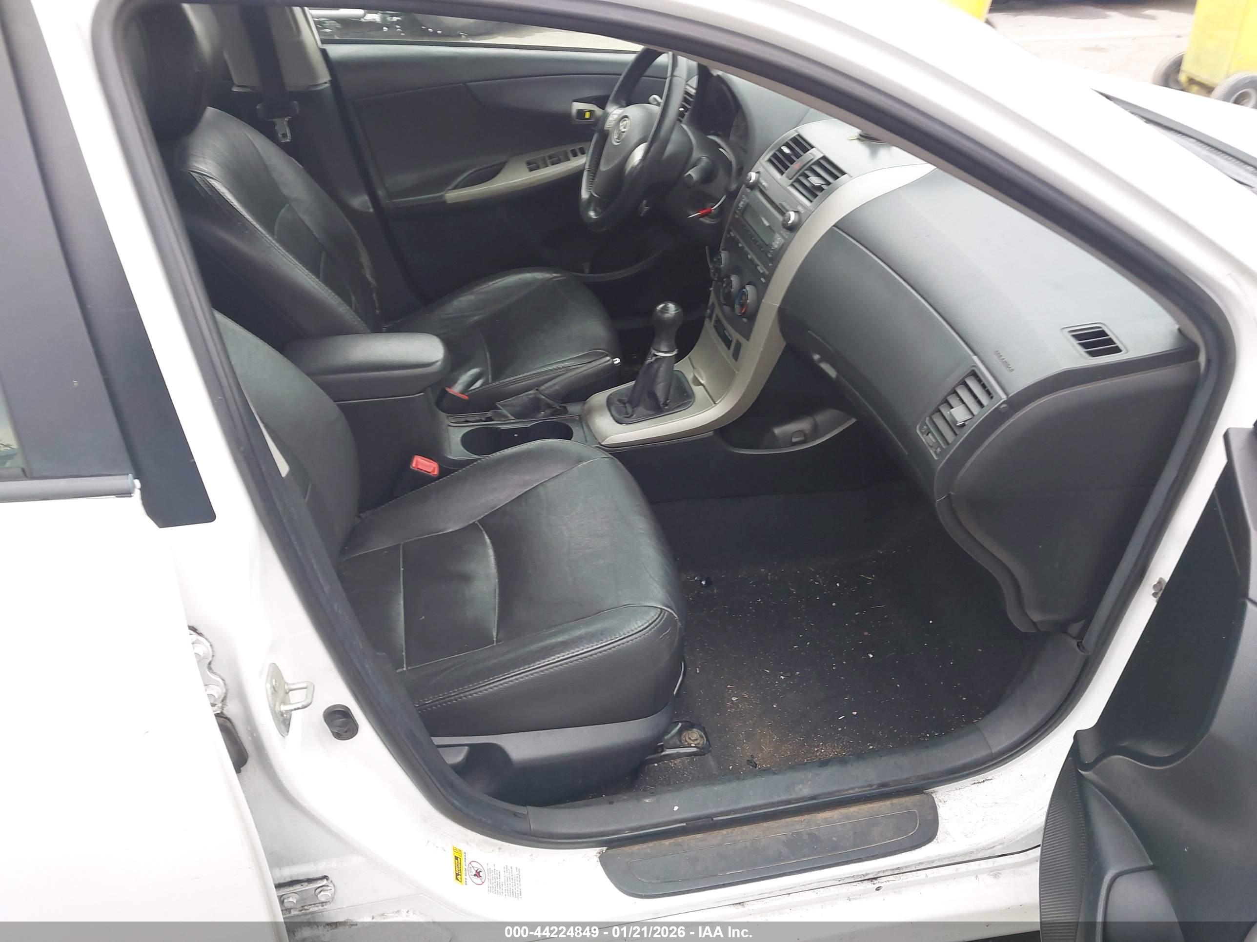 TOYOTA COROLLA image 5