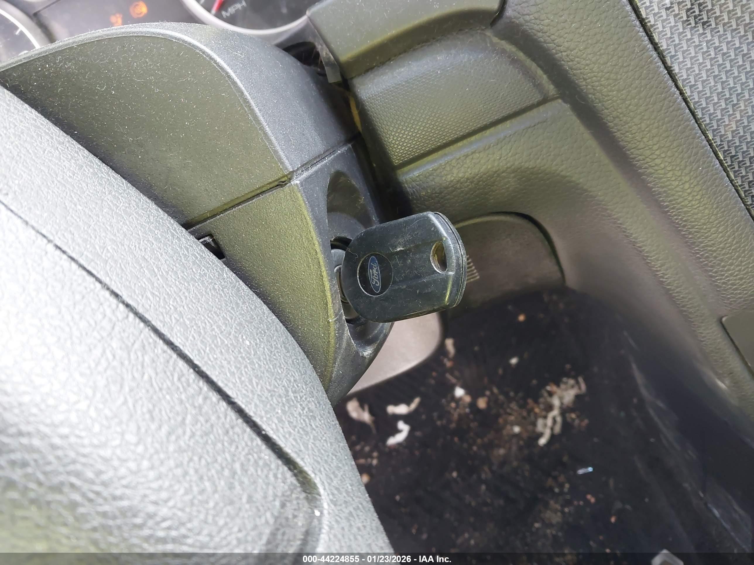 FORD FUSION image 11