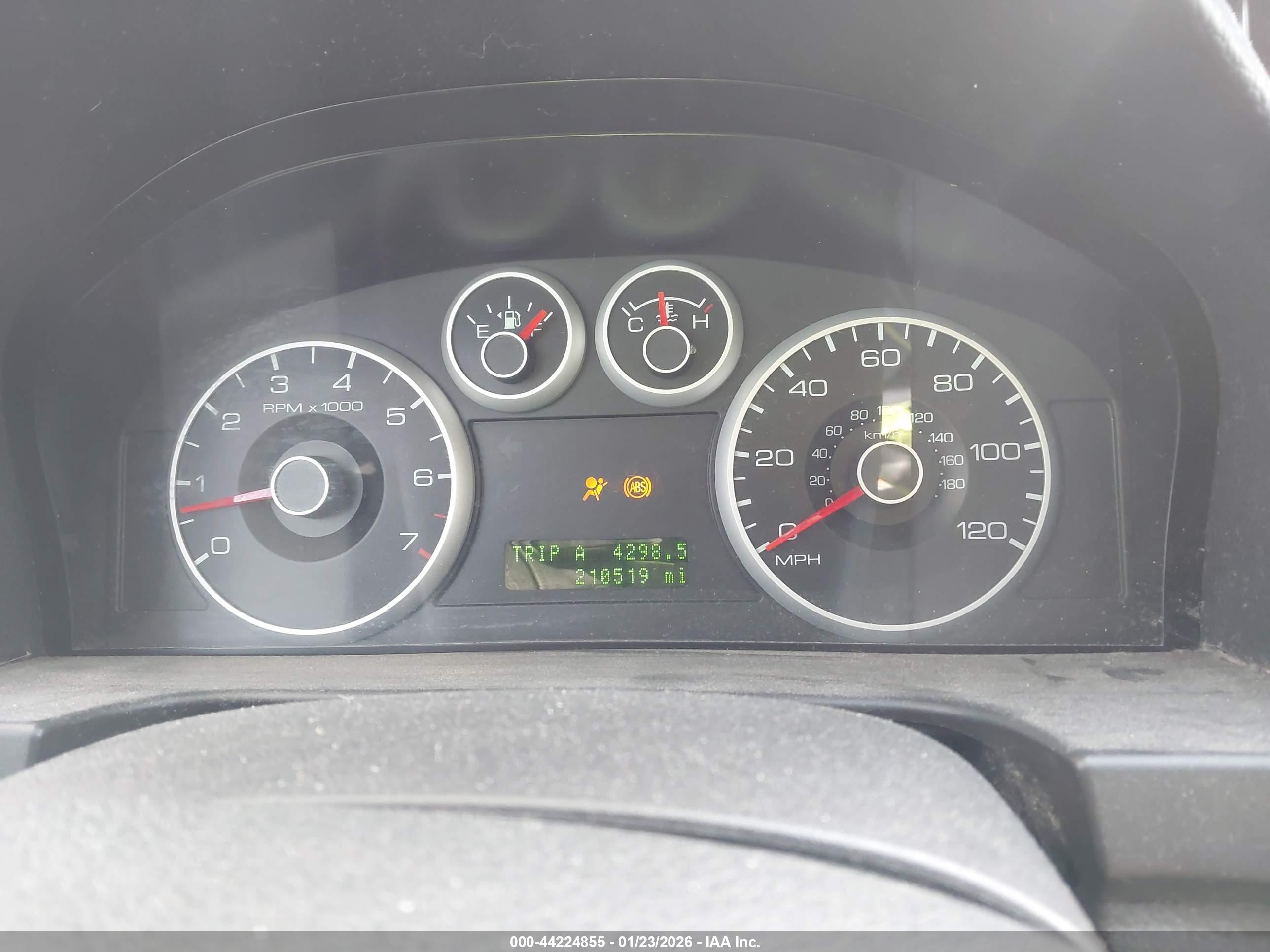 FORD FUSION image 7