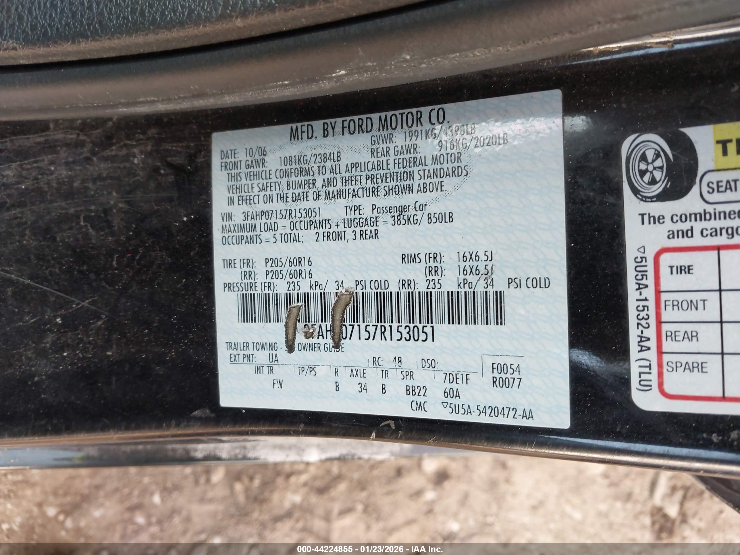 FORD FUSION image 9