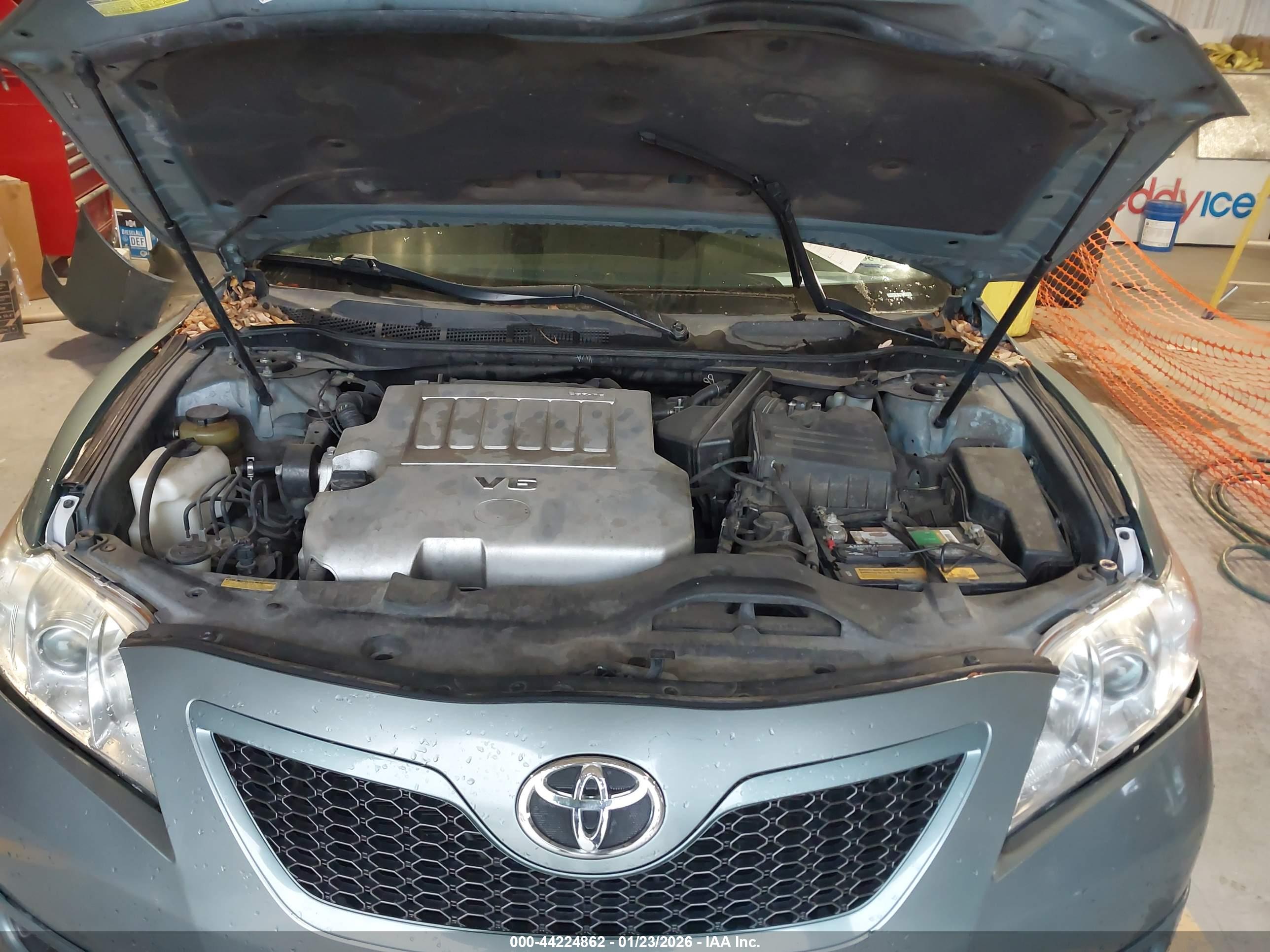TOYOTA CAMRY image 10