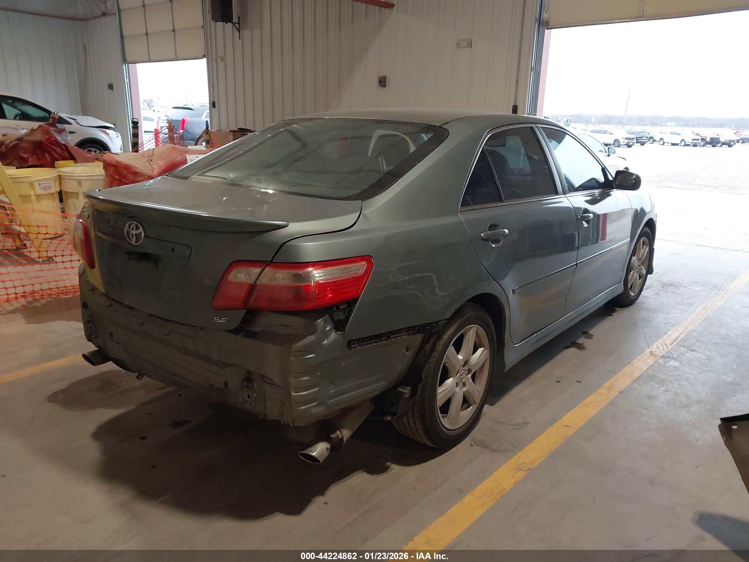 TOYOTA CAMRY image 4