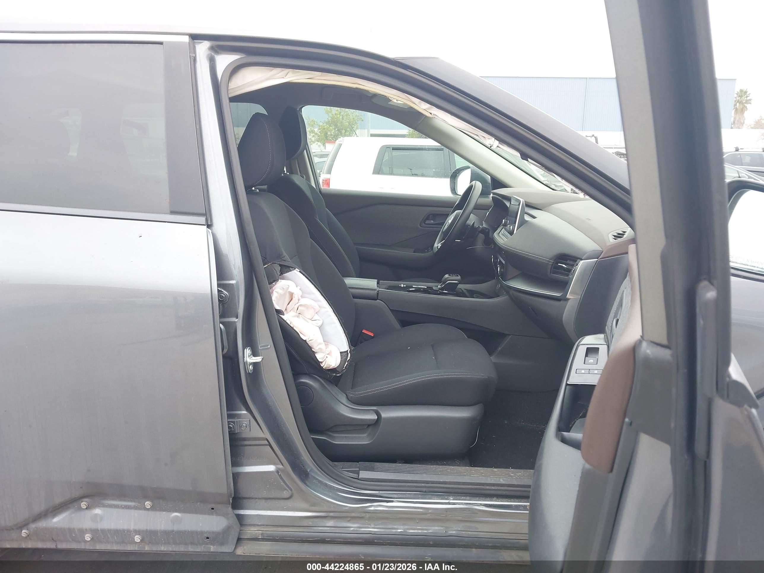 NISSAN ROGUE image 5