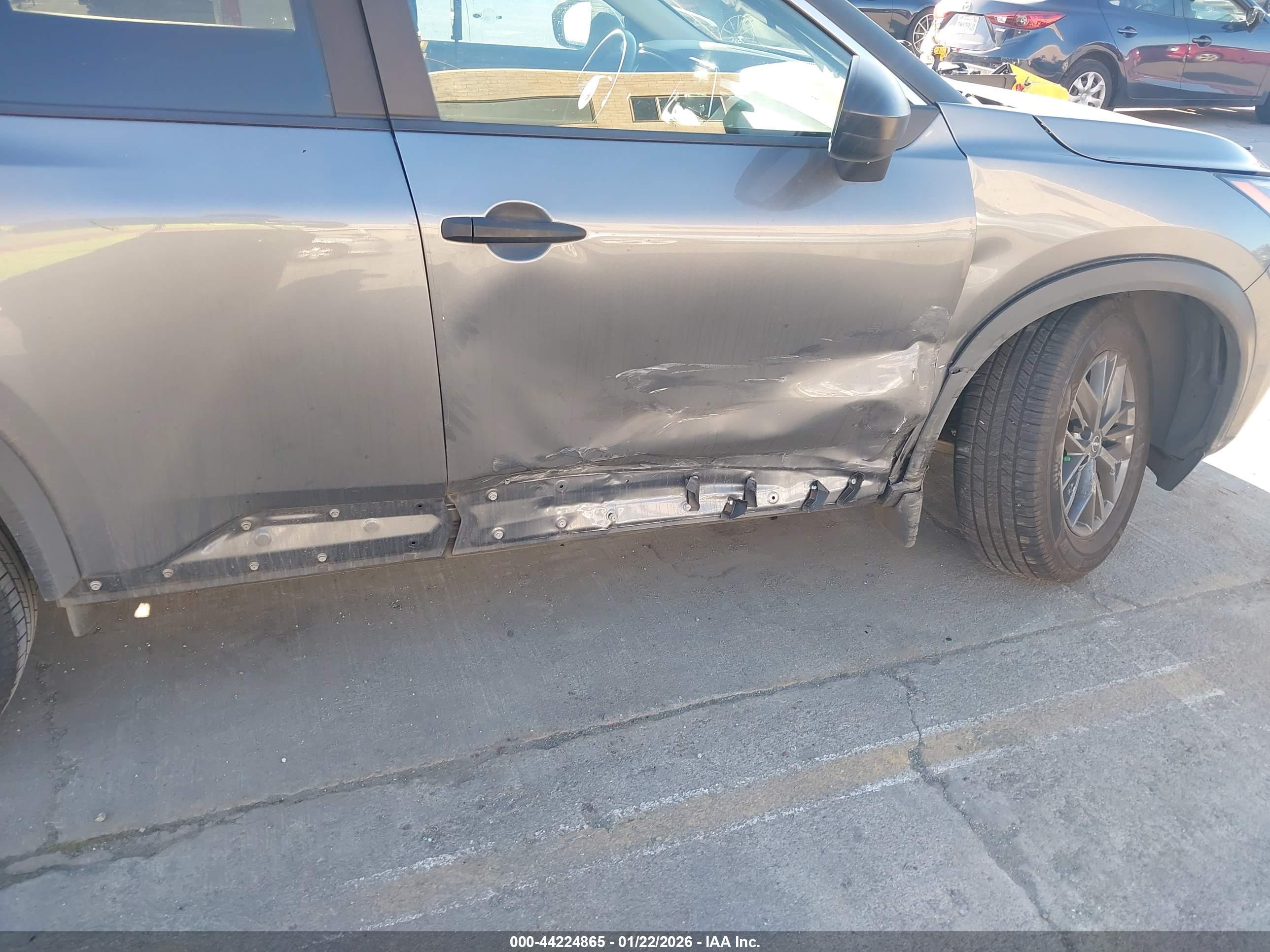 NISSAN ROGUE image 6