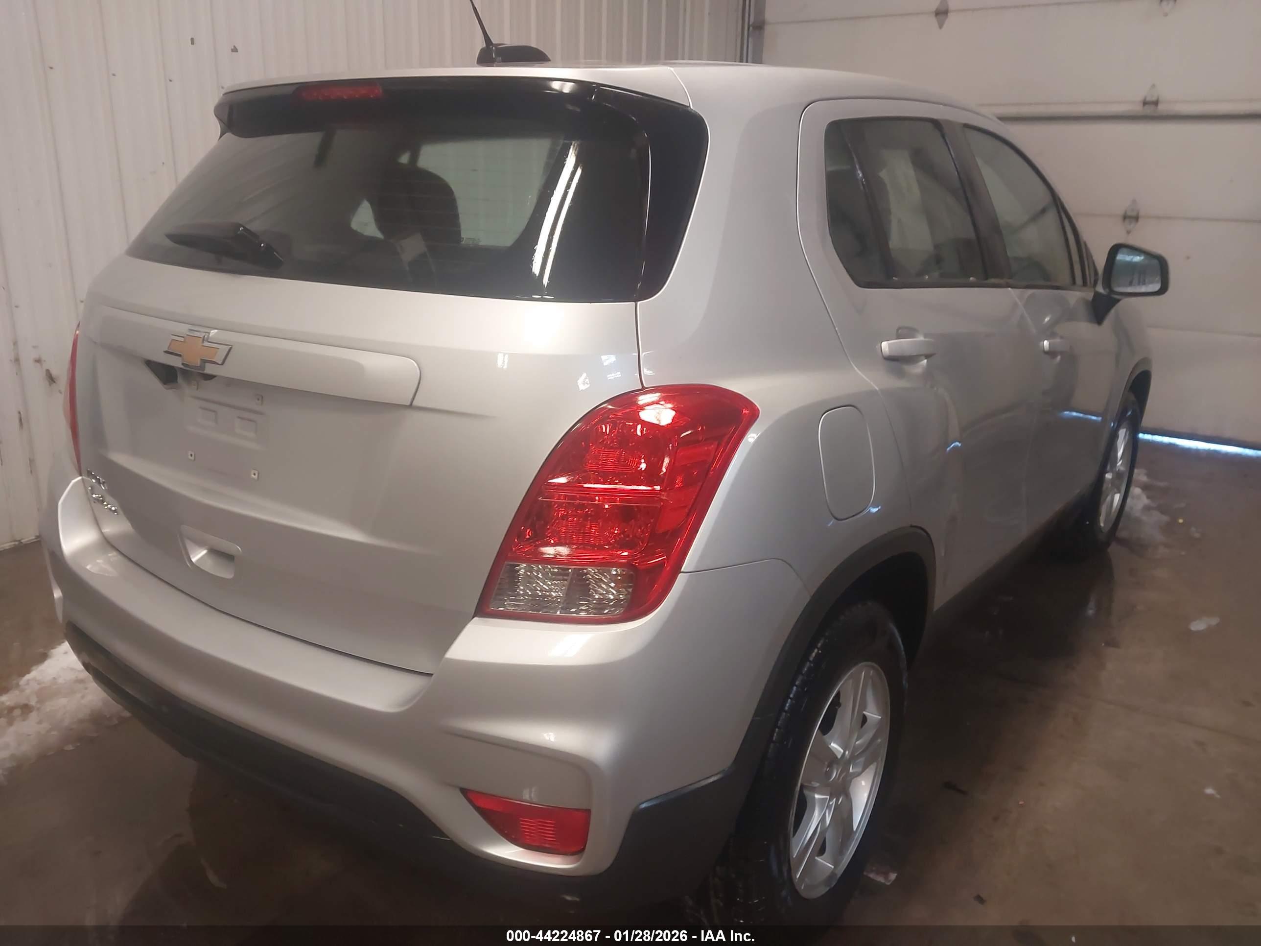 CHEVROLET TRAX image 4